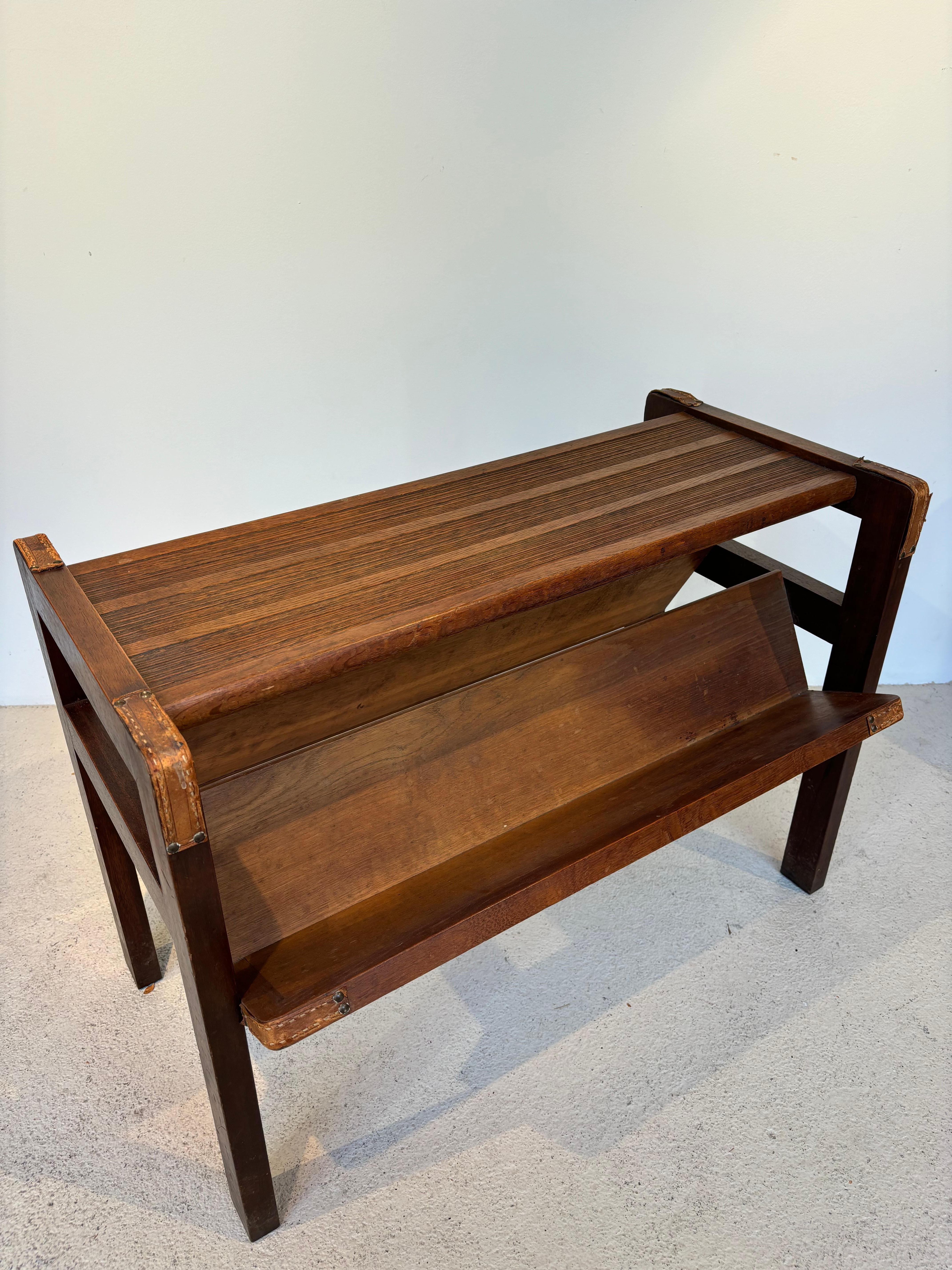 Mesa auxiliar de Jacques Adnet Moderno de mediados de siglo en venta