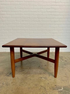 Beistelltisch von John Nyquist