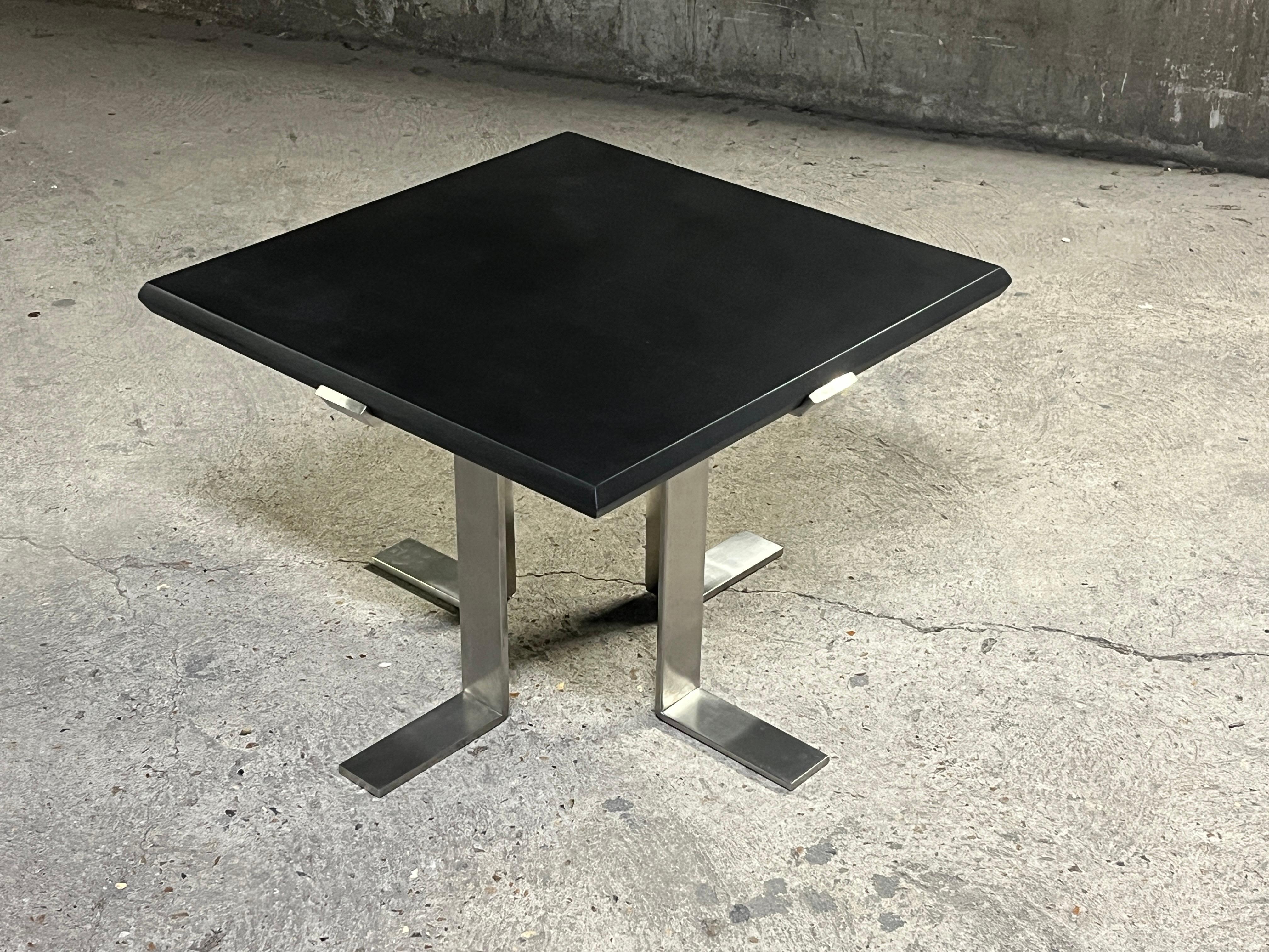 Jordi Vilanova i Bosch (1925-1998) was a Catalan interior designer. He trained as a cabinetmaker and then developed his skills in furniture design. In 1960, he founded the multidisciplinary group “La Cantonada” and was the founder and promoter of