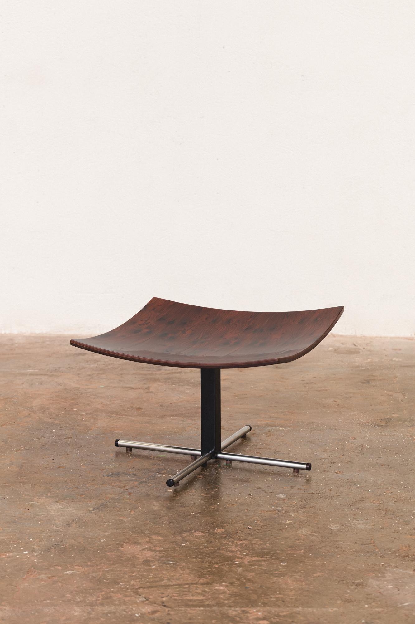 Tavolino/sgabello di Jorge Zalszupin