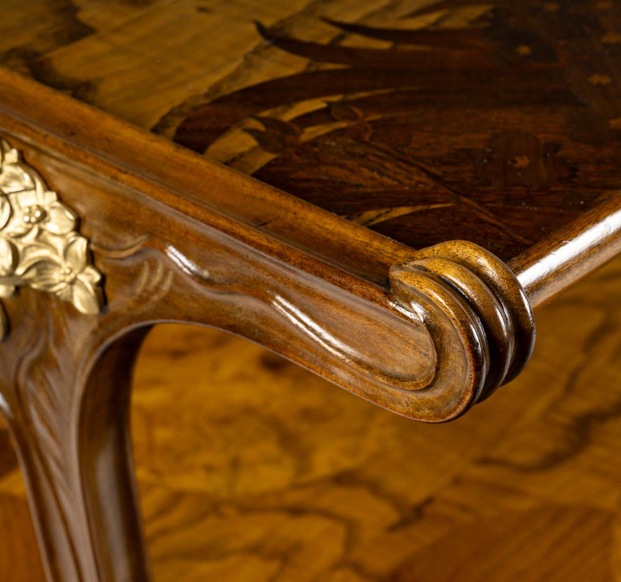 Français Table d'appoint Louis Majorelle, Nancy, période Art nouveau, vers 1900. en vente