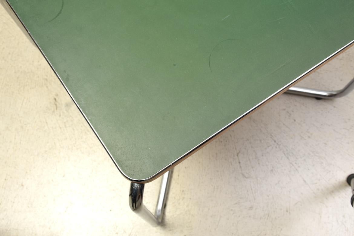 Side table by Marcel Breuer for Bigla 1930s green linoleum tubular steel For Sale 2