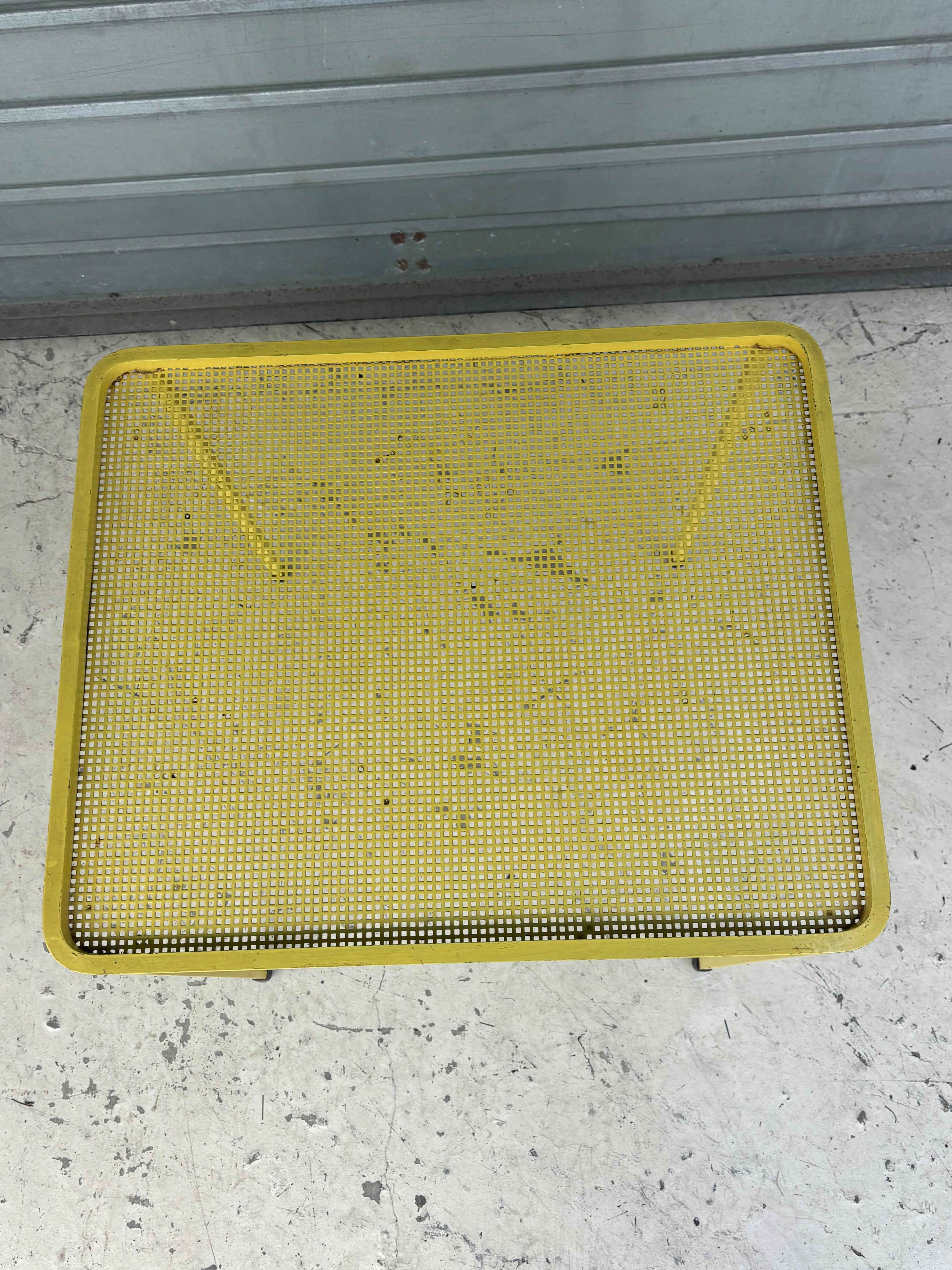 Side table by Mathieu Matégot In Good Condition For Sale In SAINT-OUEN-SUR-SEINE, FR