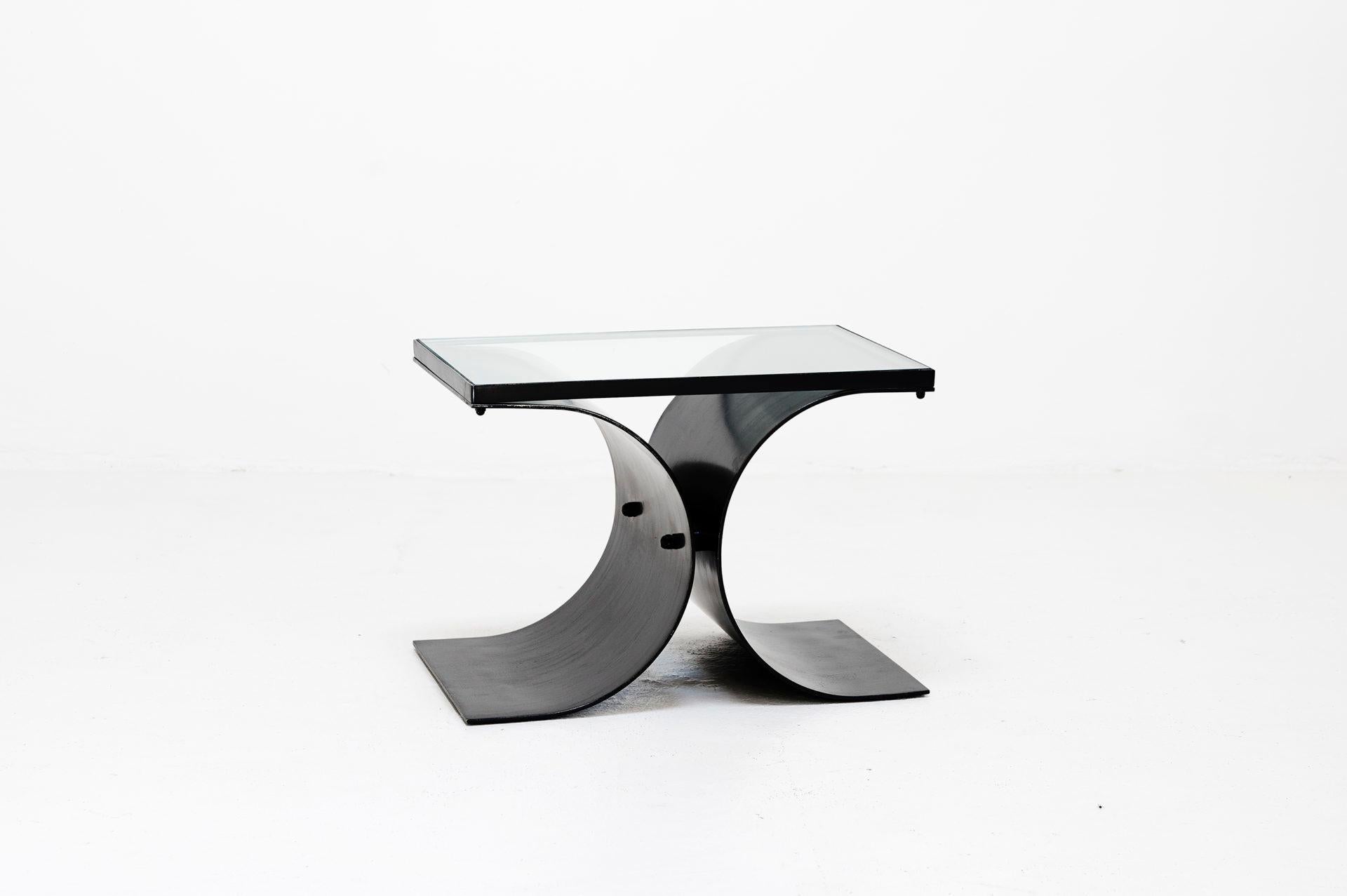 Acier Table d'appoint Oscar Niemeyer, Brésil, 1960 en vente