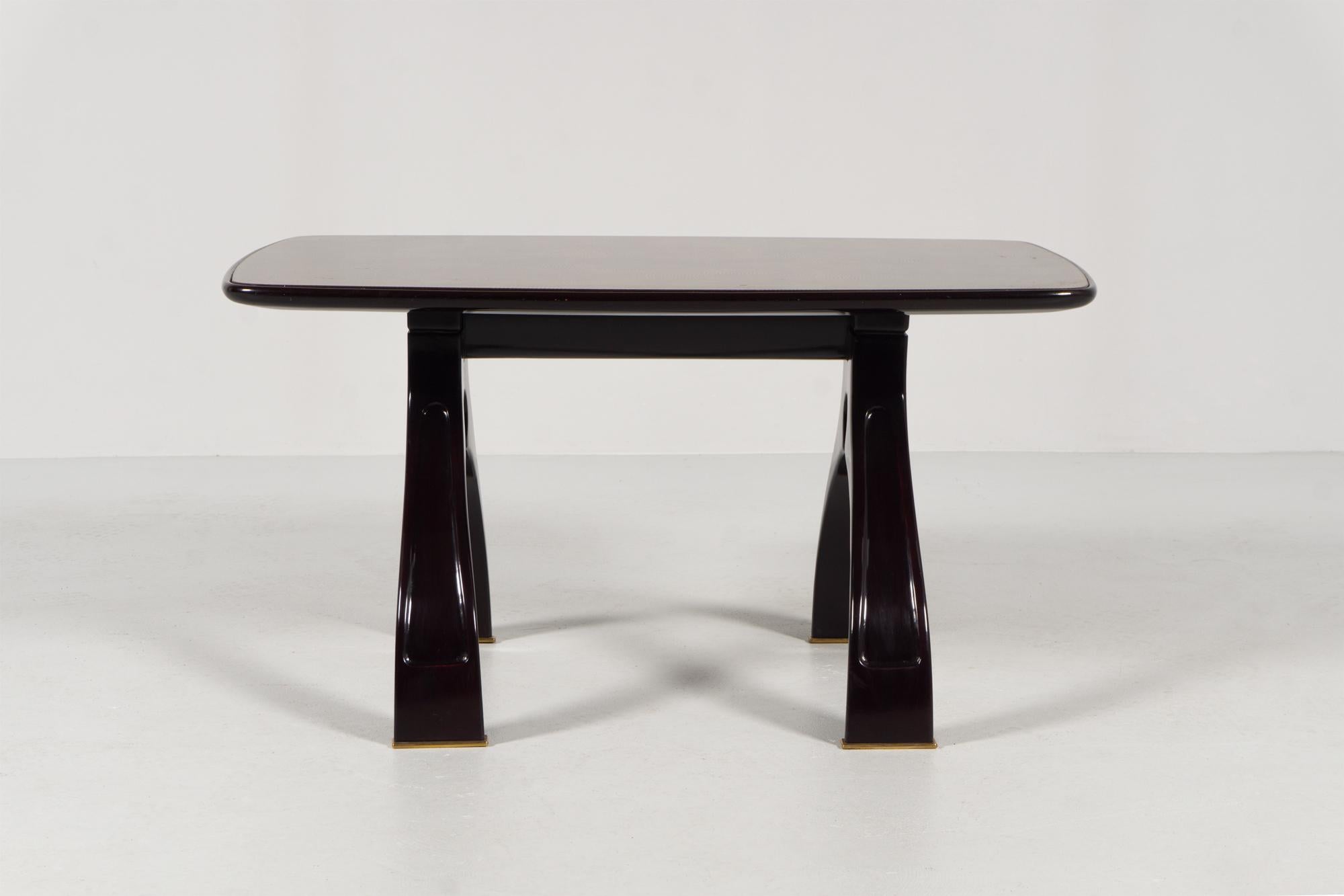 Beistelltisch von Osvaldo Borsani, 1944-1947 im Zustand „Gut“ im Angebot in Berlin, DE
