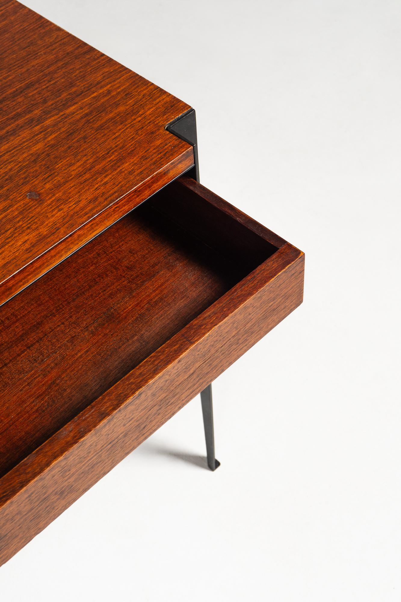 Mesa auxiliar de Osvaldo Borsani, hacia 1960 en Bueno estado para la venta en Berlin, DE