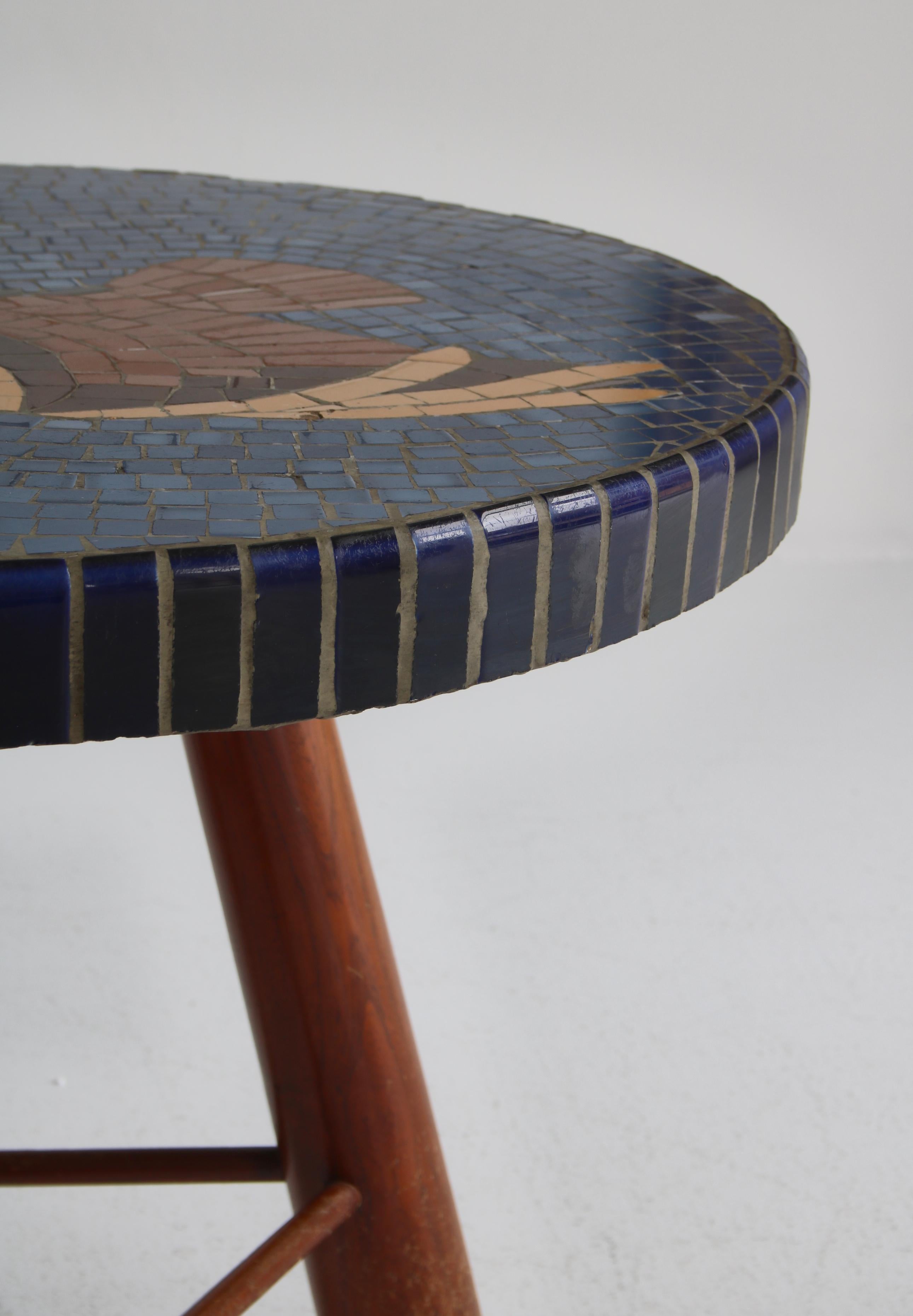 Round side Table, Otto Færge in Stained Elm & Blue Mosaic Tiles, Denmark, 1940 For Sale 7