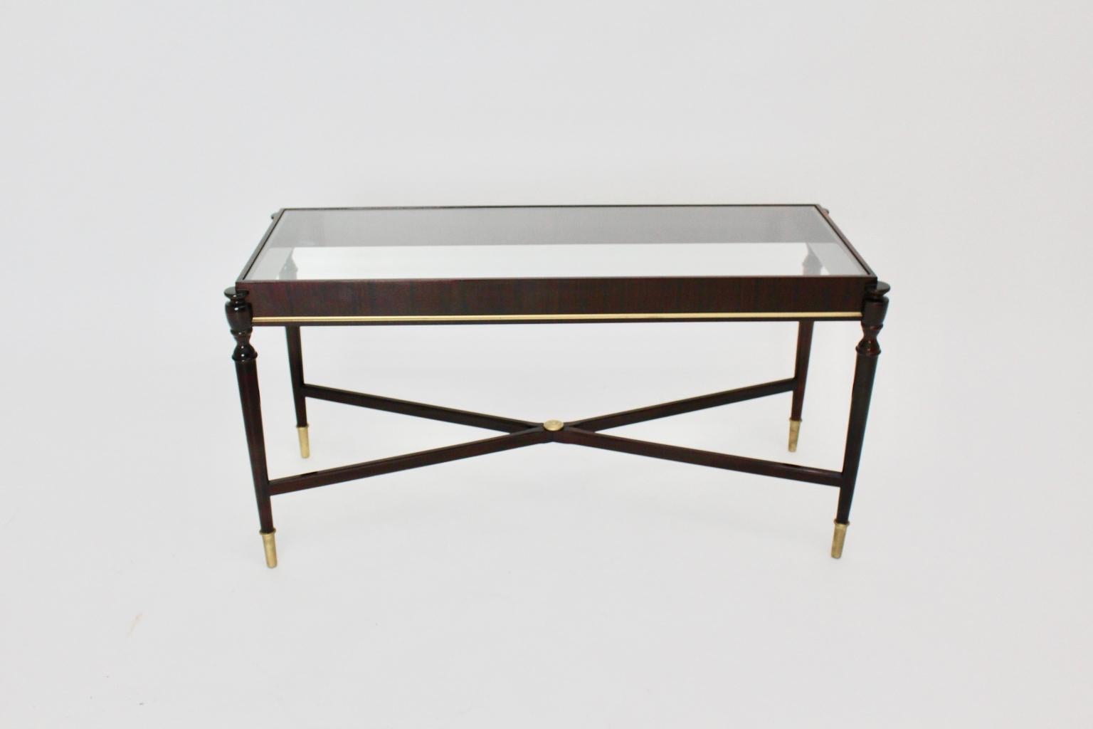 Mid-Century Modern Vintage Coffee Table Attributed to Paolo Buffa, Italy 1940s In Good Condition For Sale In Vienna, AT