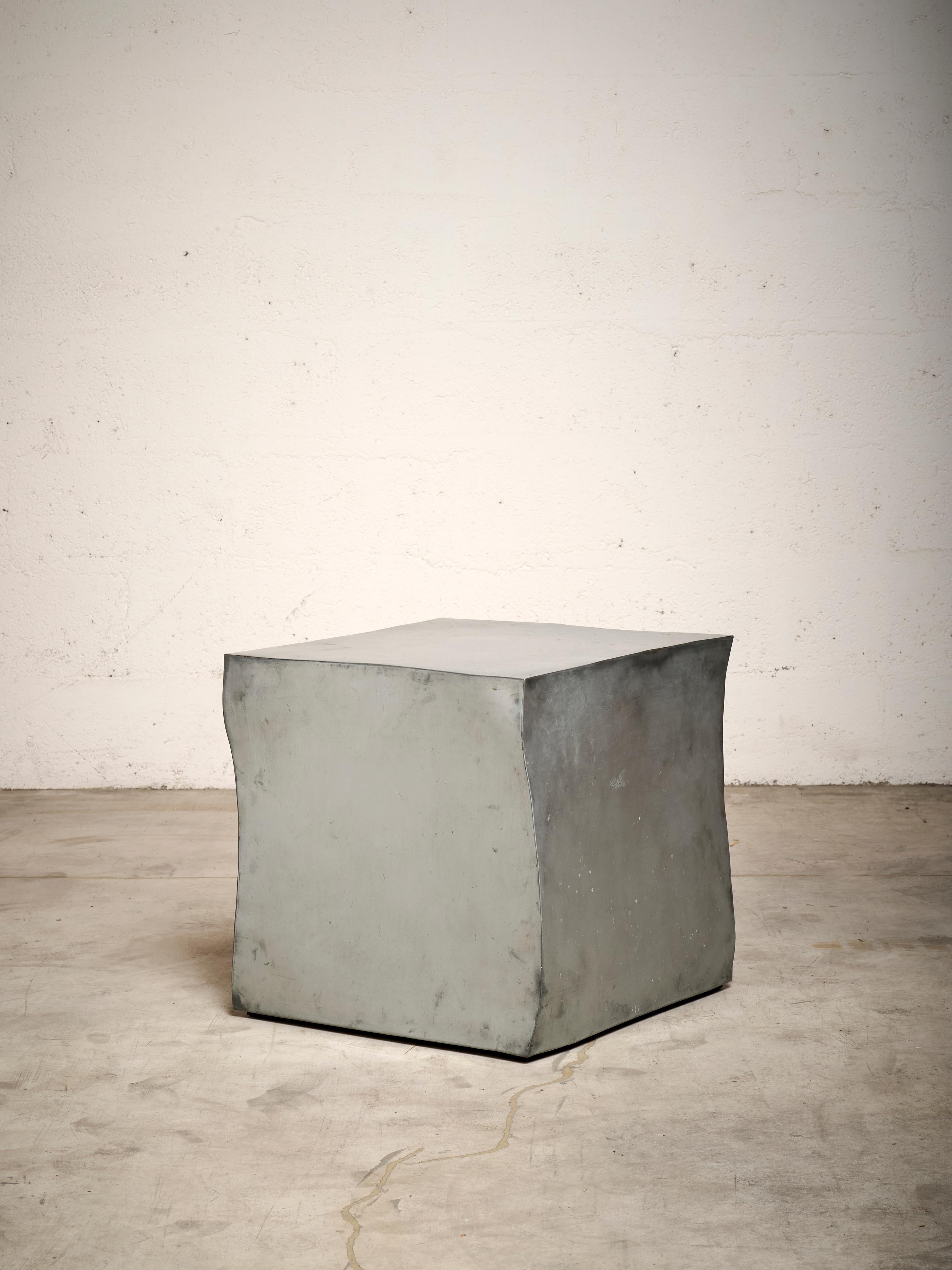 French Side table by Pucci de Rossi For Sale
