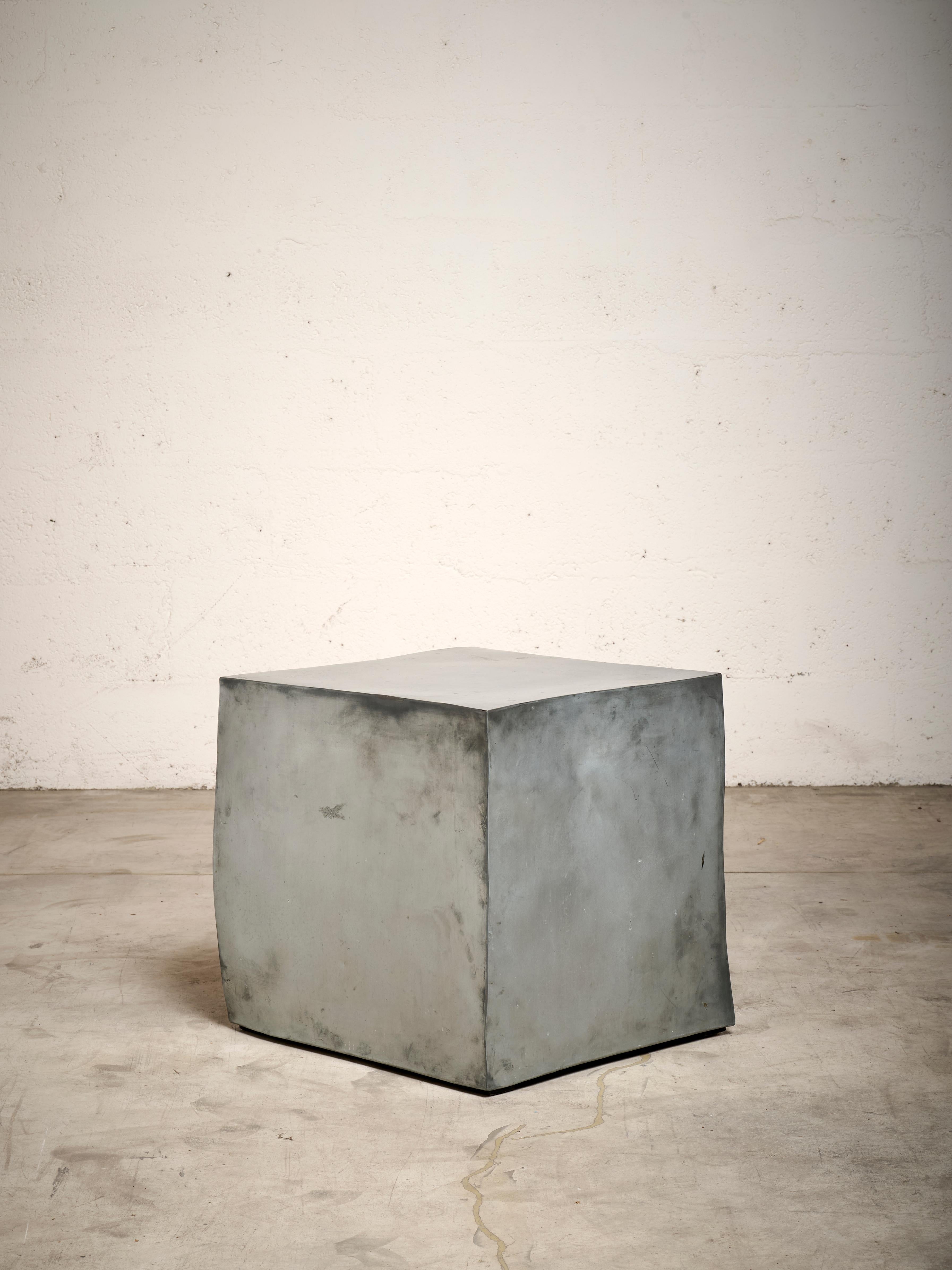 Side table by Pucci de Rossi For Sale 3