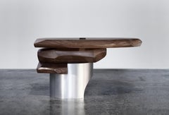 Beistelltisch von Todomuta Studio Mittelgroß Amerikanischer Walnussbaum Aluminium Braun und Silber