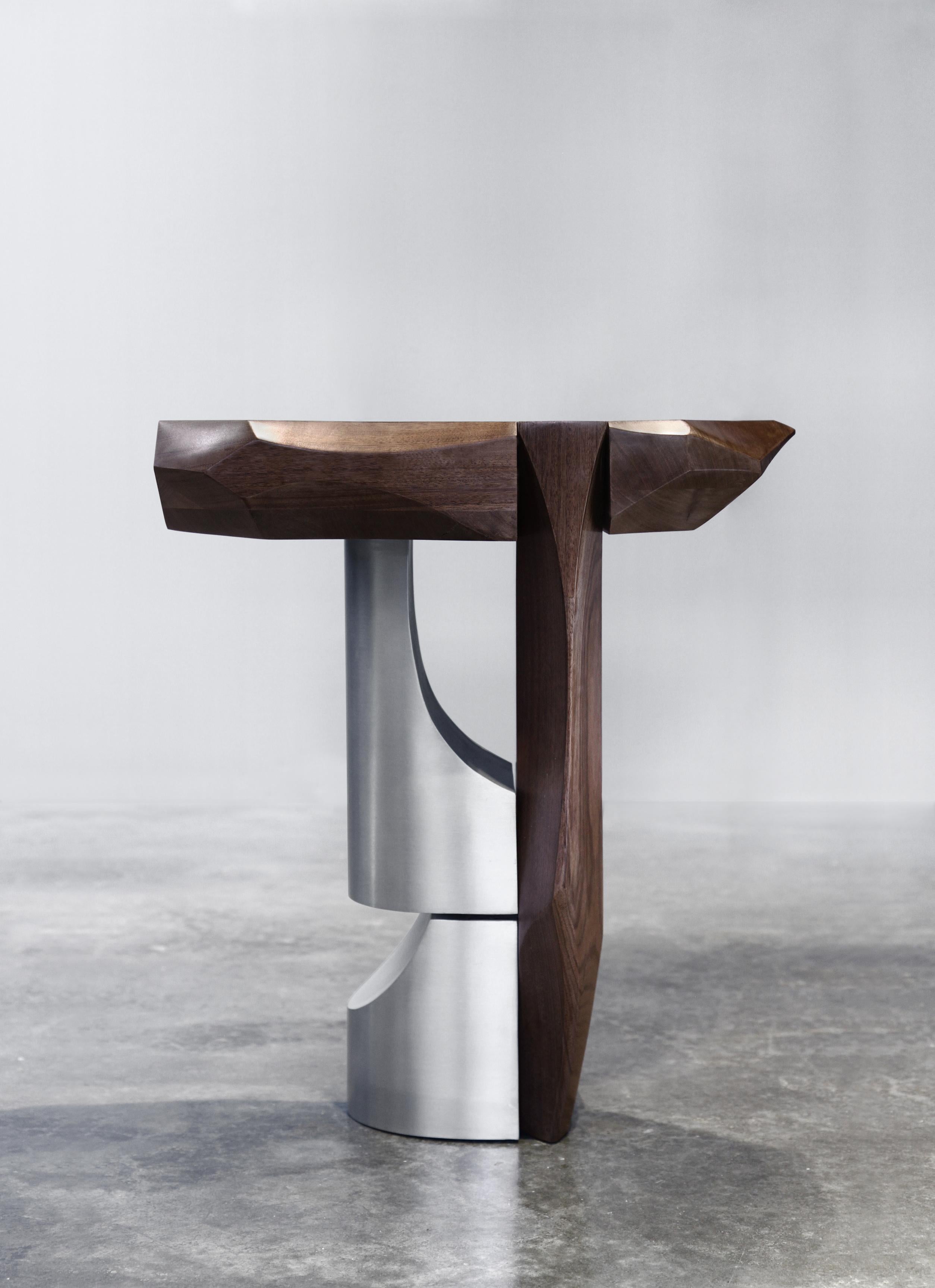 Die Skulptur stammt aus der Re-Collectors-Serie des Todomuta Studios. Die Re.collection wurde 2018 als Finalist für die AAD (Andalusische Vereinigung der Designer) Awards ausgezeichnet und erforscht die Grenzen zwischen Kunst, Design und modernster