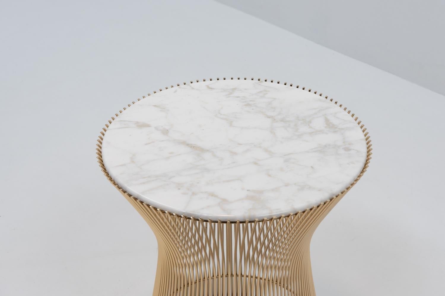 Mid-Century moderno Side Table by Warren Platner for Knoll Int, calacatta marble top 18k Gold plated in vendita