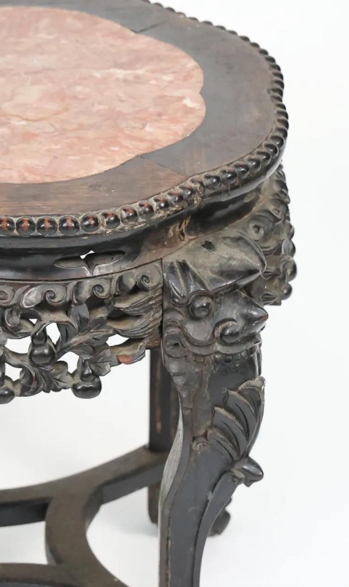 Marmo Tavolino, console, piedistallo - legno intagliato e marmo - Cina - 19° secolo in vendita