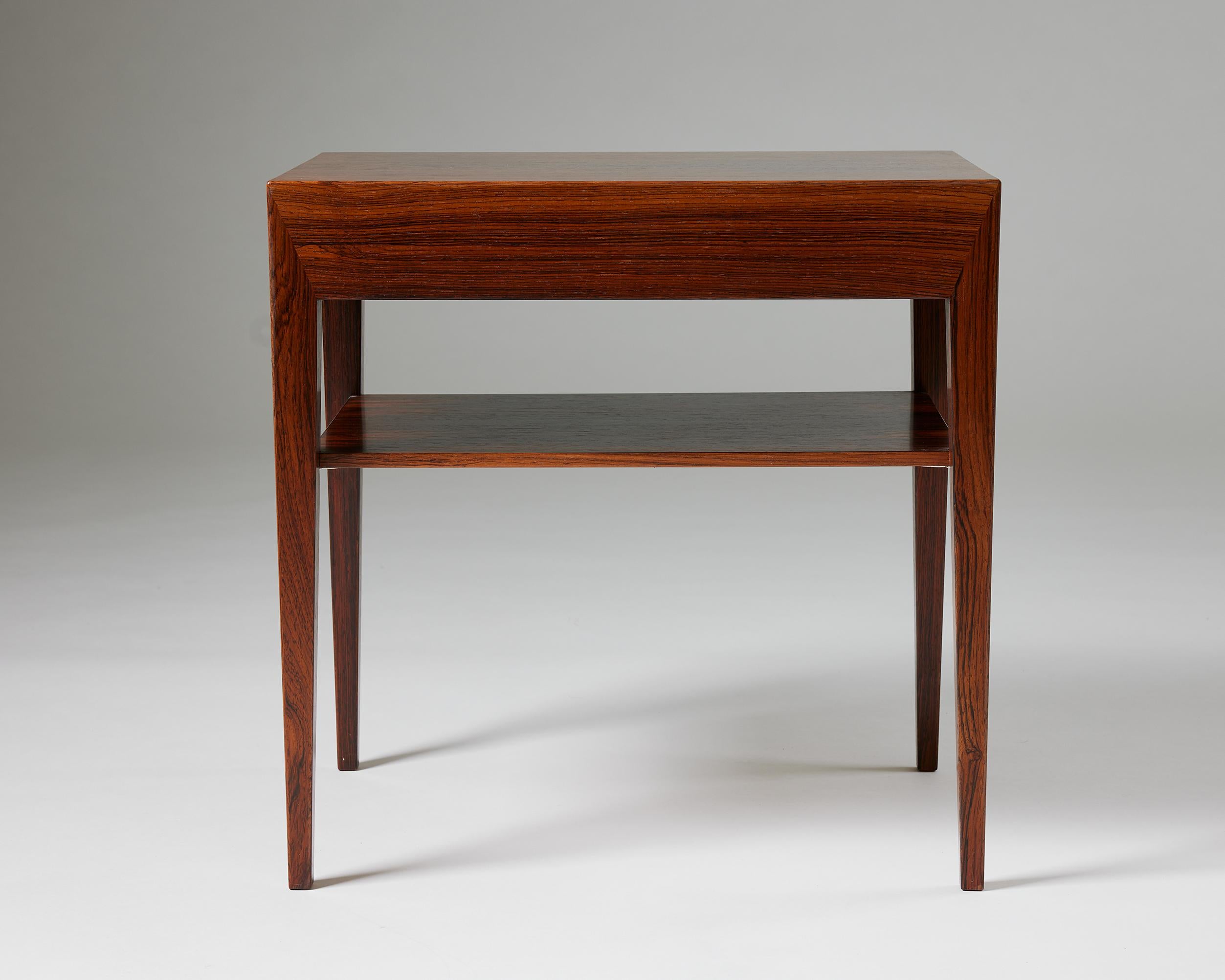 Table d'appoint Designée par Severin Hansen Jr. pour Haslev Möbelsnedkeri, Danemark Bon état - En vente à Stockholm, SE