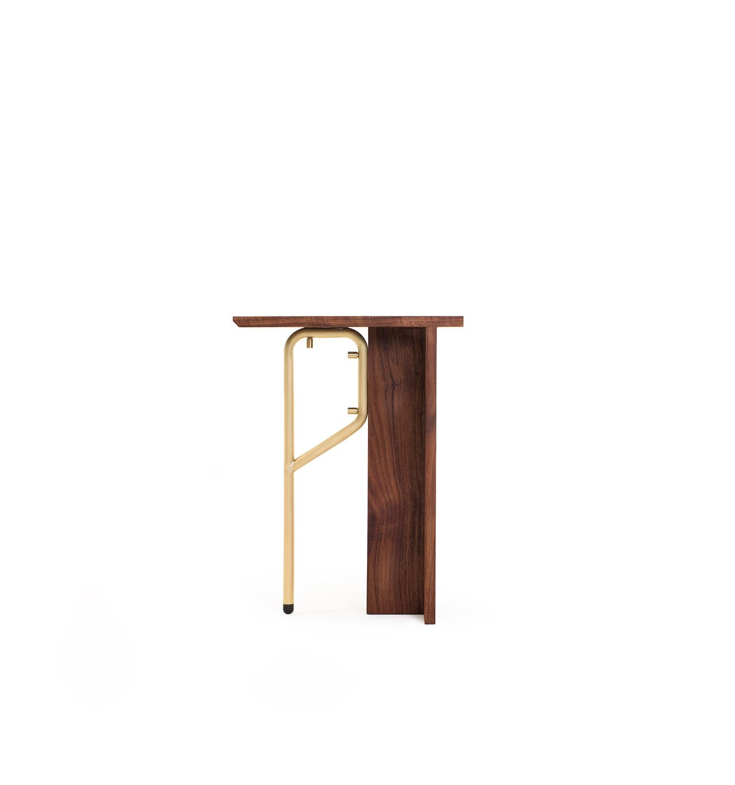
The perfect complement to the DUNA triad, the DUNA Side Table is a testament to thoughtful design and functionality. With two intersecting surfaces and a small trace of metal, this table adds shape and structure to the ensemble.

Specifically