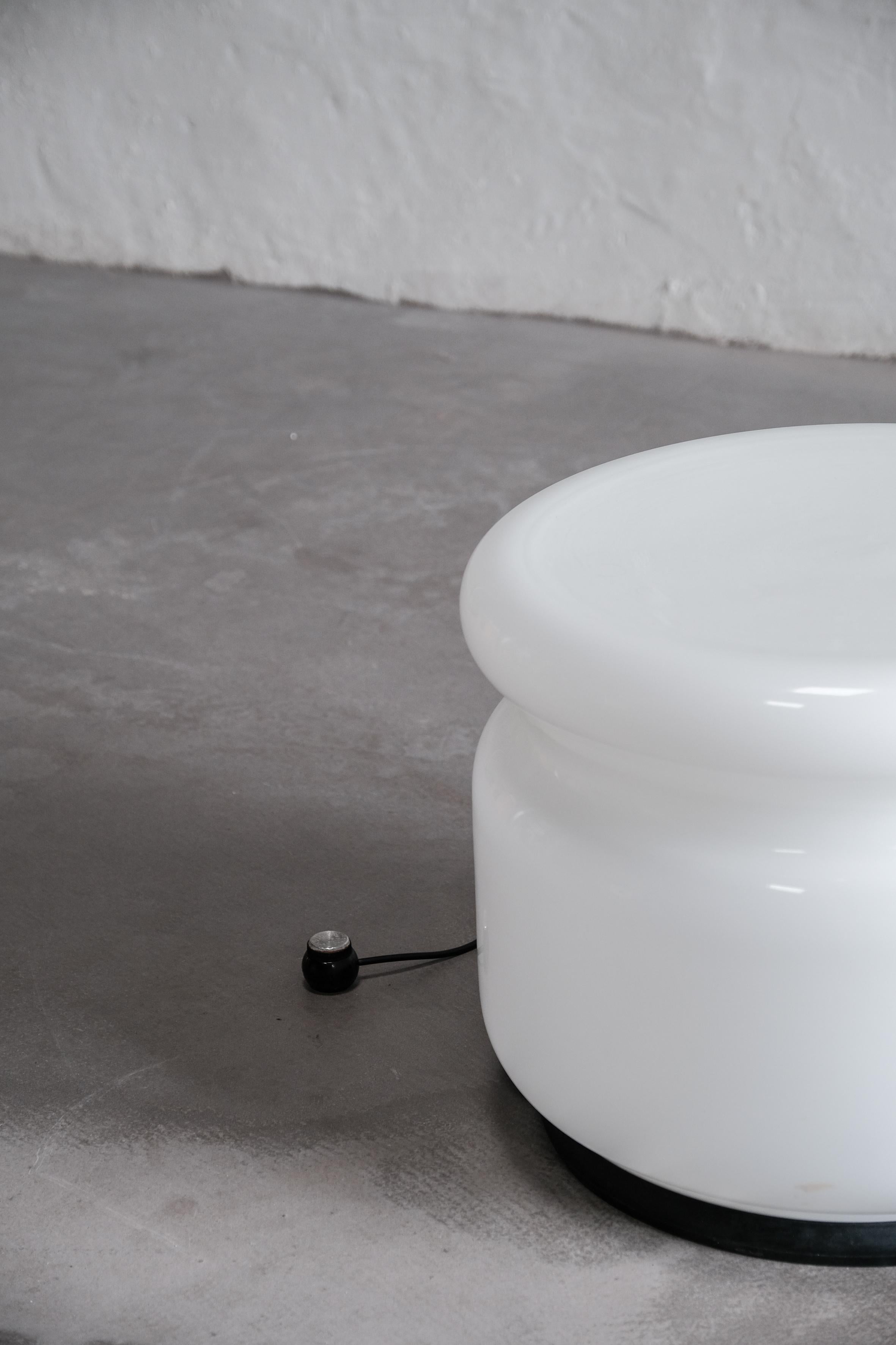 Mid-Century Modern Side table / floorlamp by Leucos Itlay 1970s