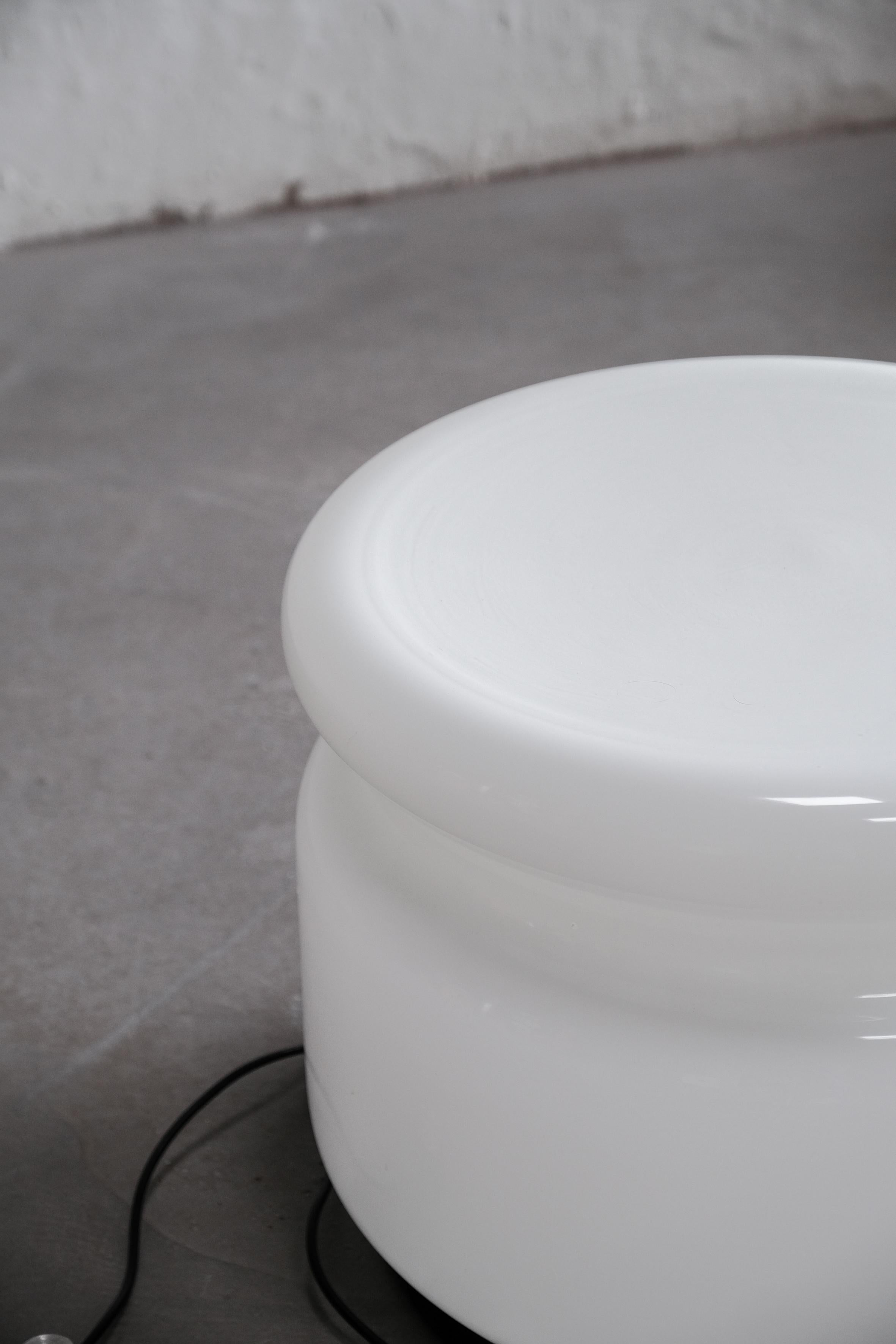 Side table / floorlamp by Leucos Itlay 1970s In Good Condition In Boom, Vlaams Gewest