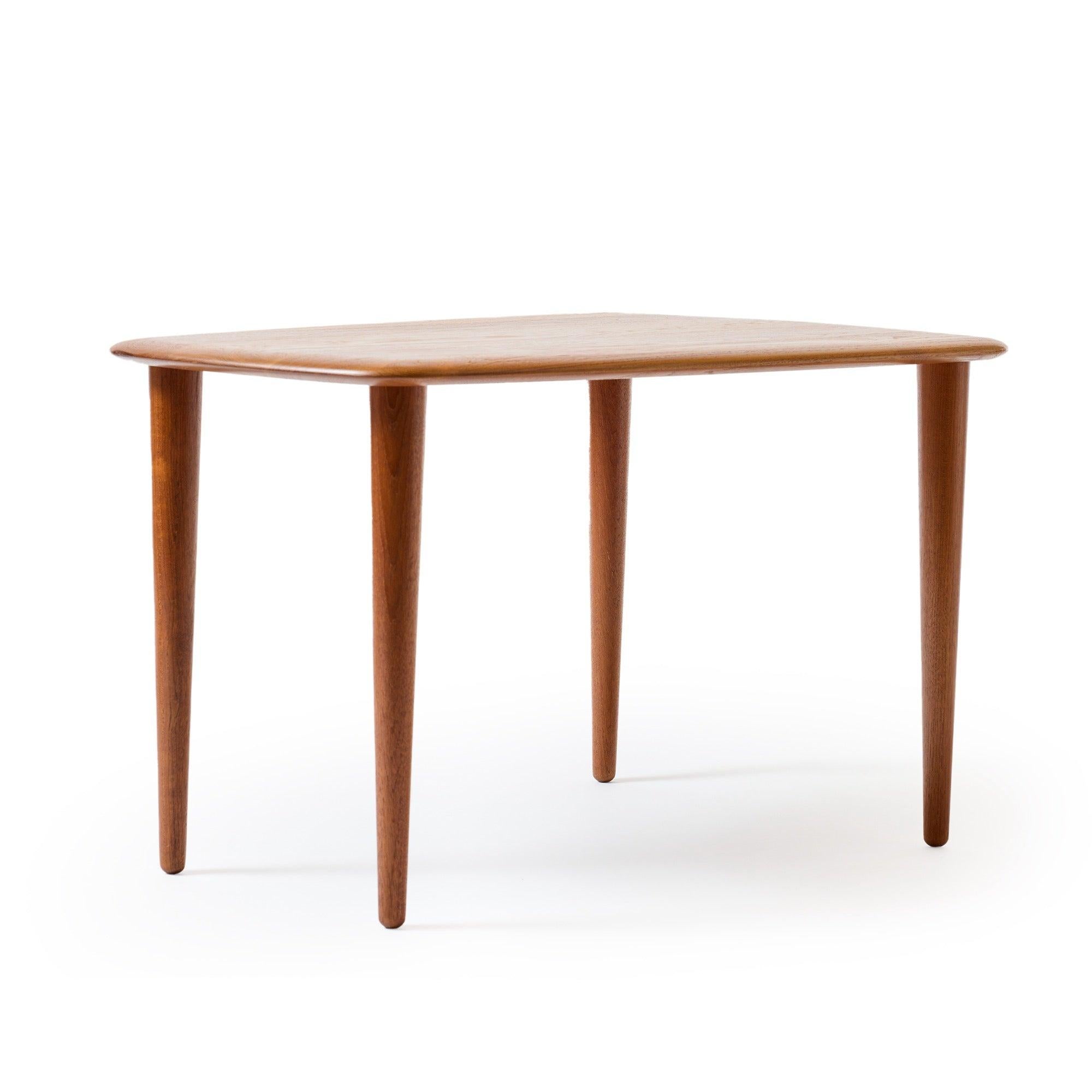 Danois Table d'appoint par Peter Hvidt & Orla Mölgaard-Nielsen pour France & Daverkosen, années 1950 en vente