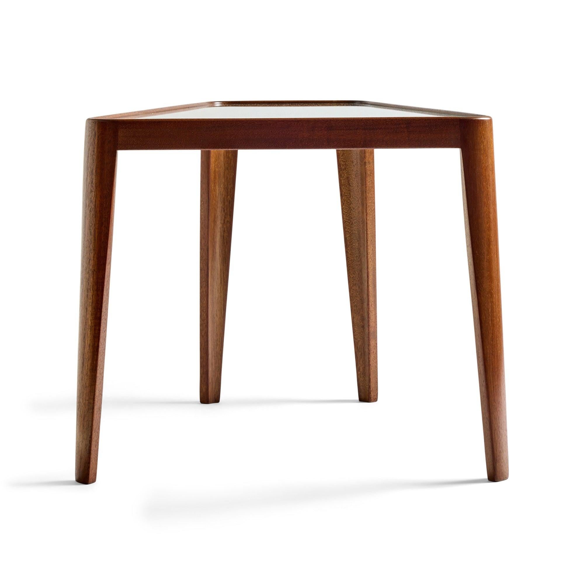 Side Table by Edward Wormley for Dunbar In Excellent Condition For Sale In Sagaponack, NY