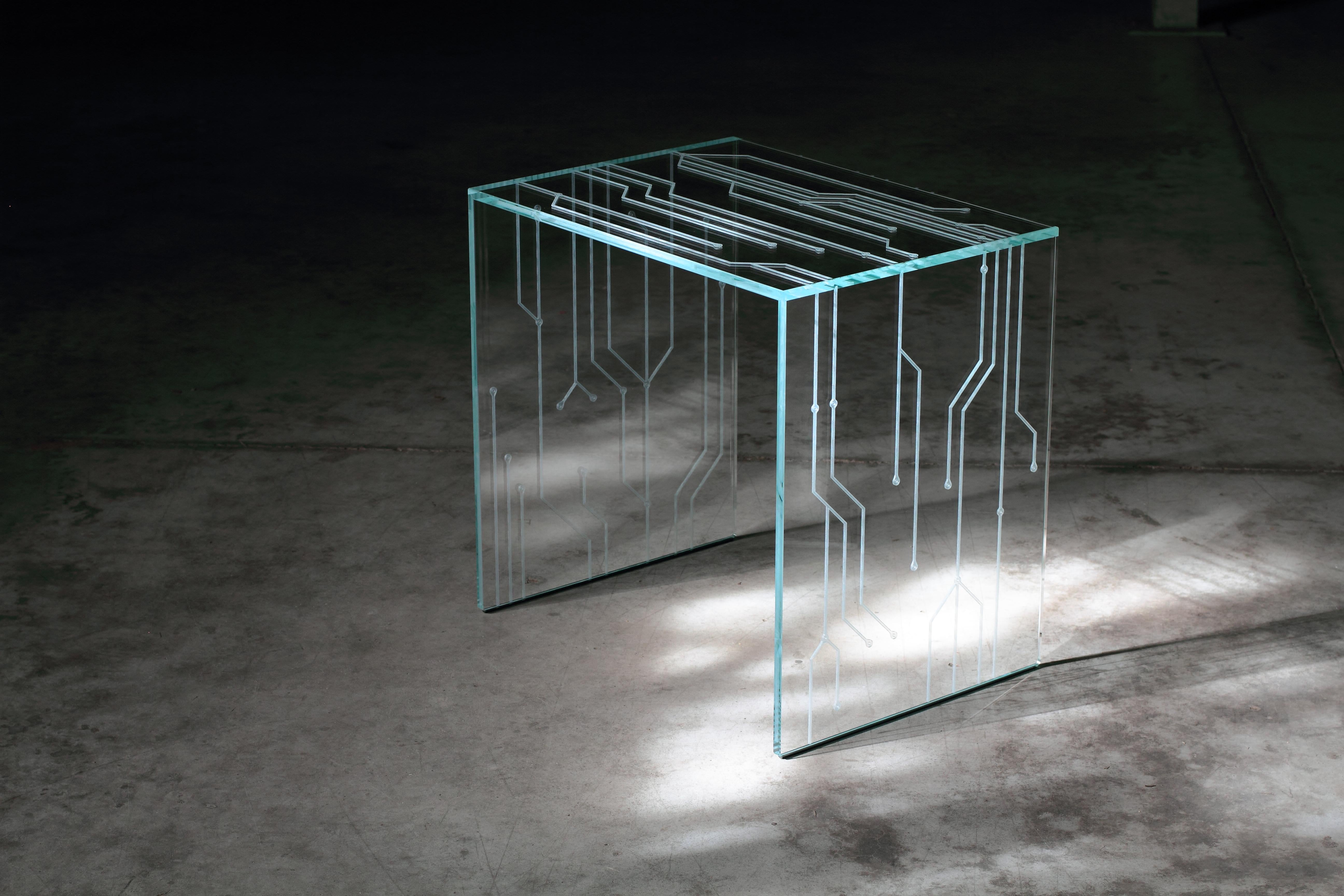 Table d'appoint Cristal Verre Gravures au laser Décoration Design/One Contemporary Italie Neuf - En vente à Ancona, Marche