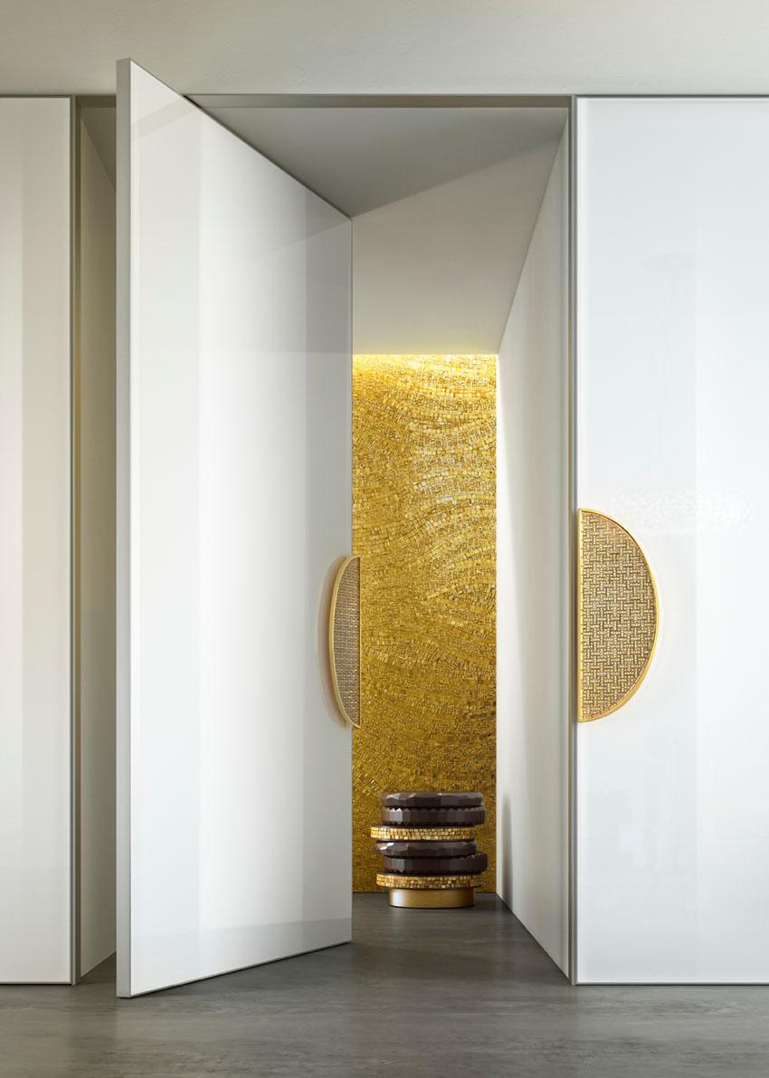 italien Table d'appoint en métal liquide de finition noire ou blanche avec mosaïque en or ou en platine en vente