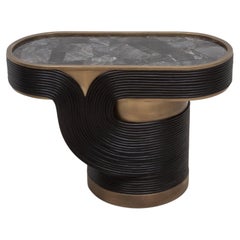 Table d'appoint en galuchat noir et rotin avec laiton patiné en bronze par R&Y Augousti
