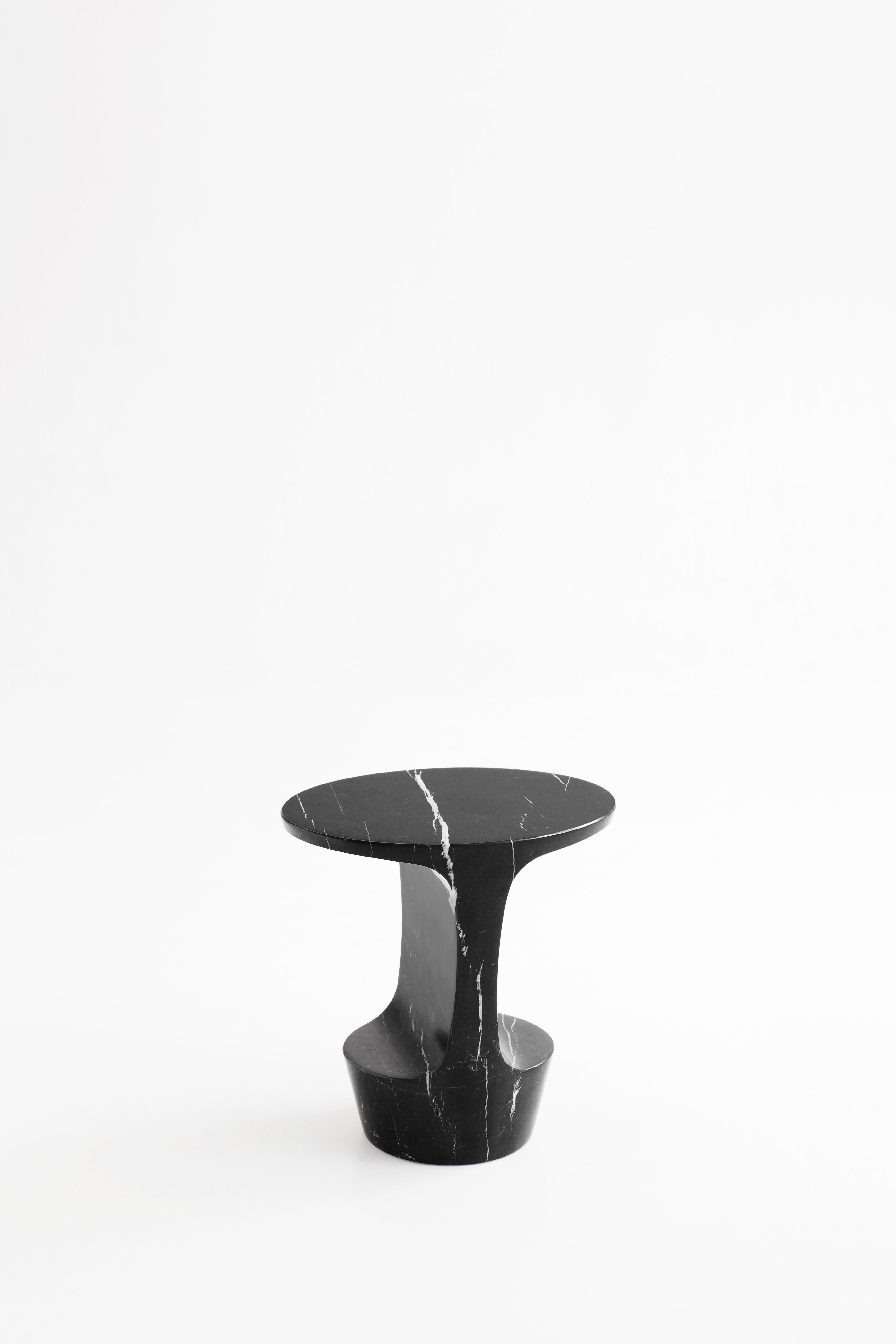 Side Table in Calacatta Viola Marble, Atlas table by Adolfo Abejon for Formar For Sale 3