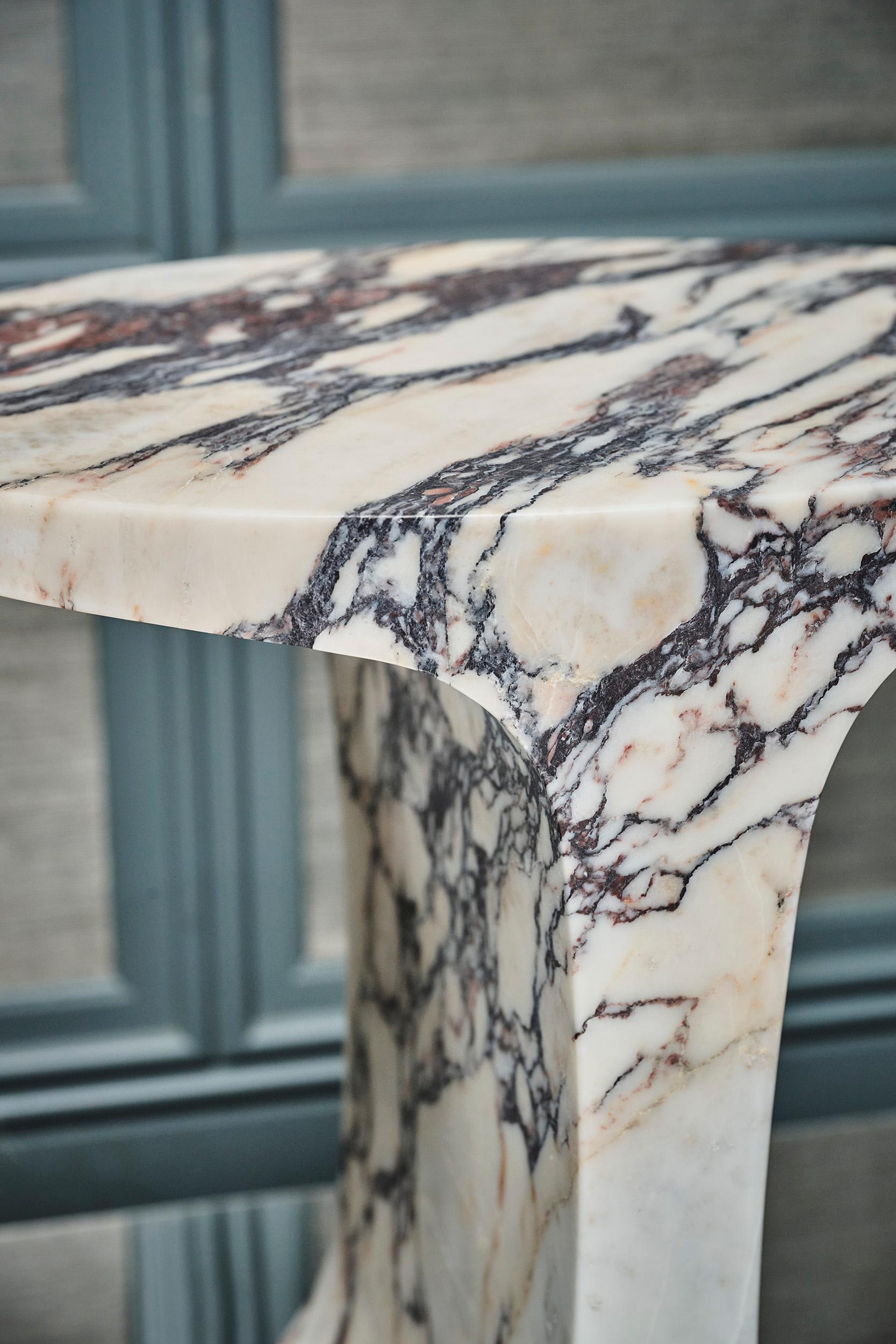 Side Table in Calacatta Viola Marble, Atlas table by Adolfo Abejon for Formar In New Condition For Sale In 中西區, HK