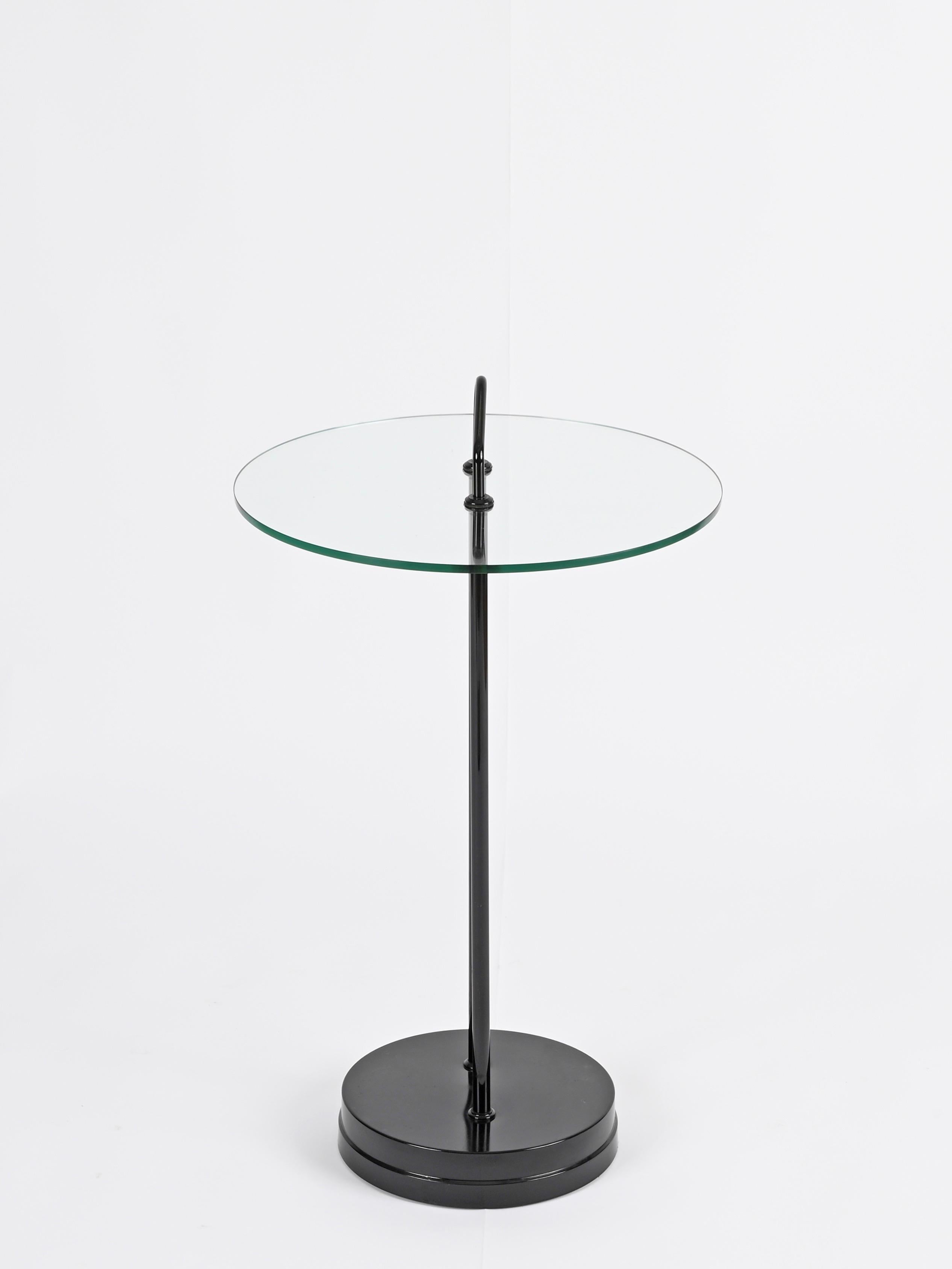Table d'appoint en métal, cristal et marbre de Carrare par Magistretti, Italie, années 1970 en vente 2