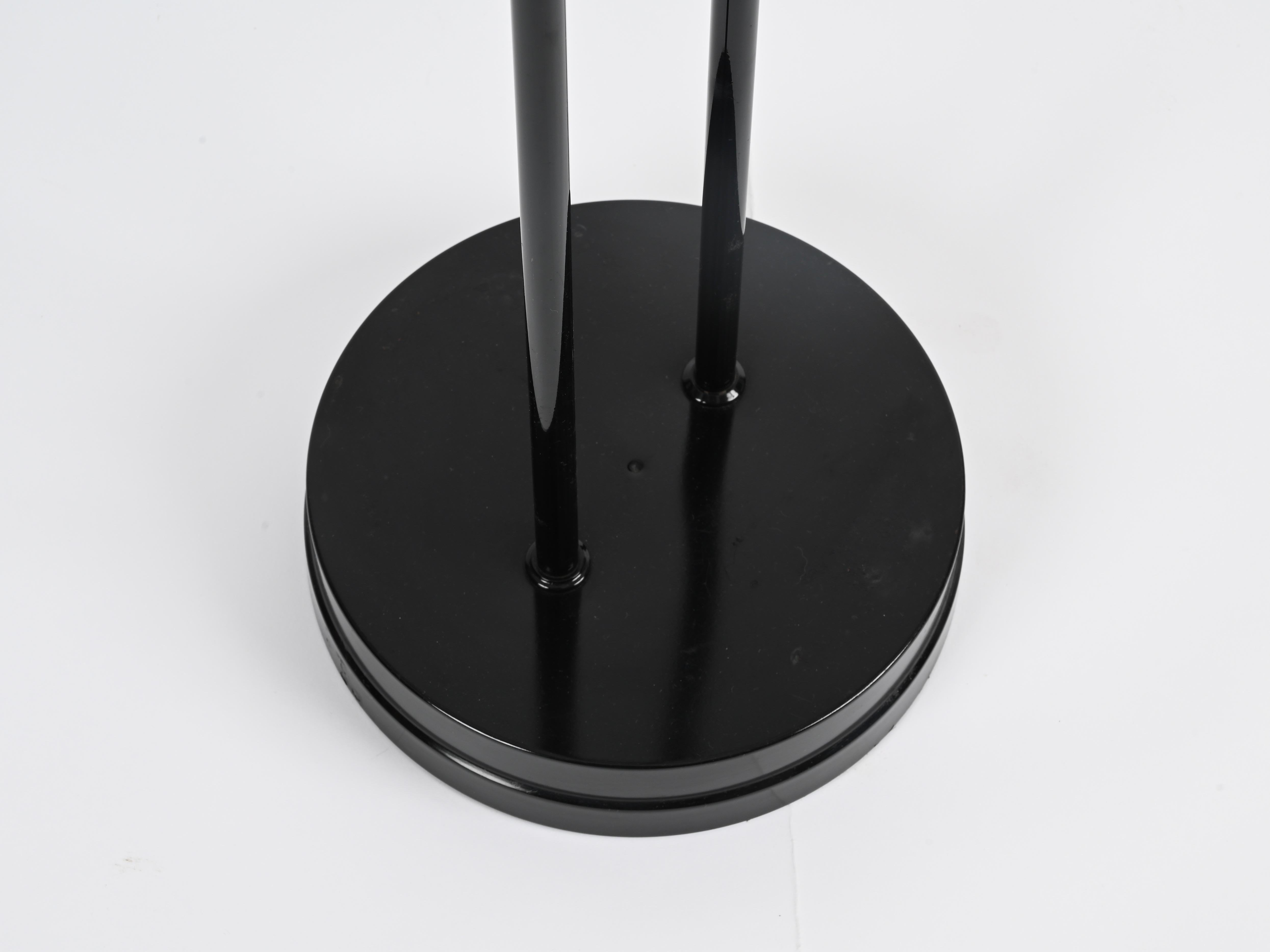 Table d'appoint en métal, cristal et marbre de Carrare par Magistretti, Italie, années 1970 en vente 1