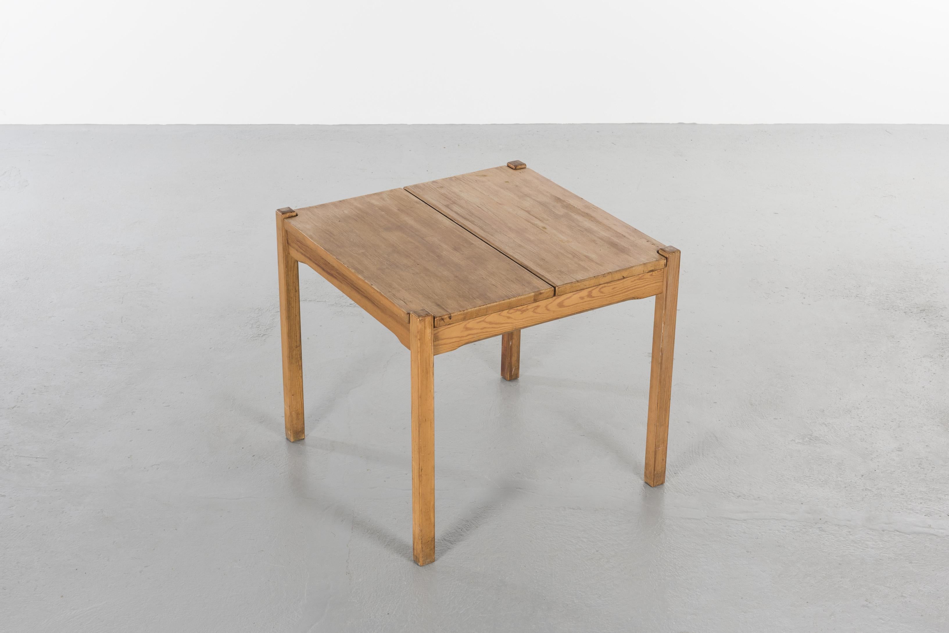 Side Table in Pine by Ilmari Tapiovaara for Laukaan Pu, circa 1960 In Good Condition In Villeurbanne, Rhone Alpes