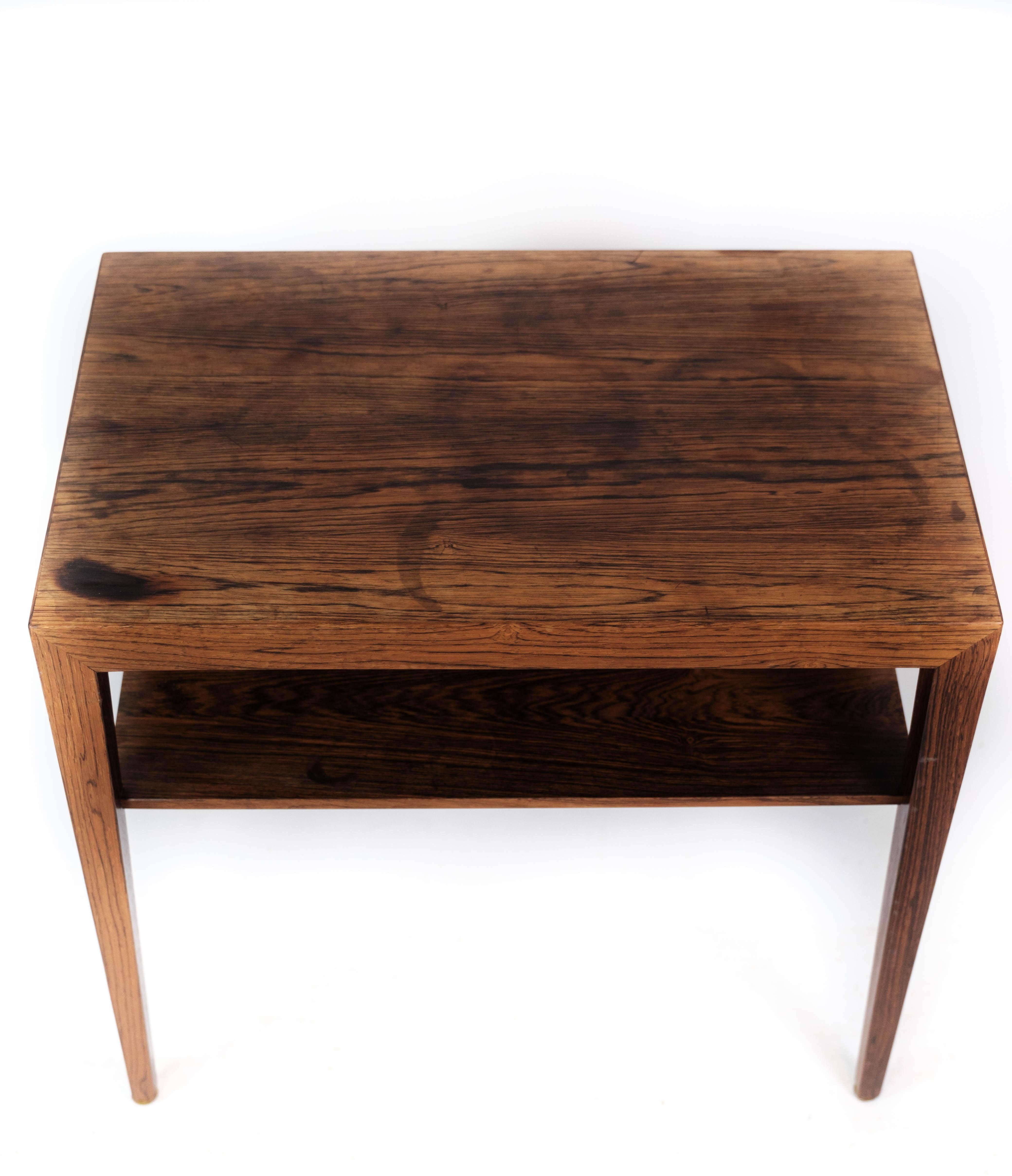 Table d'appoint en bois de rose conçue par Severin Hansen et fabriquée par Haslev Furniture dans les années 1960. La table est en excellent état vintage.