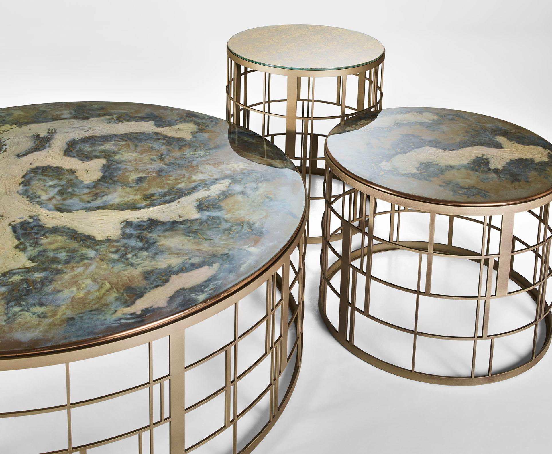XXIe siècle et contemporain Table d'appoint en acier inoxydable avec finition métallique champagne ou bronze liquide en vente