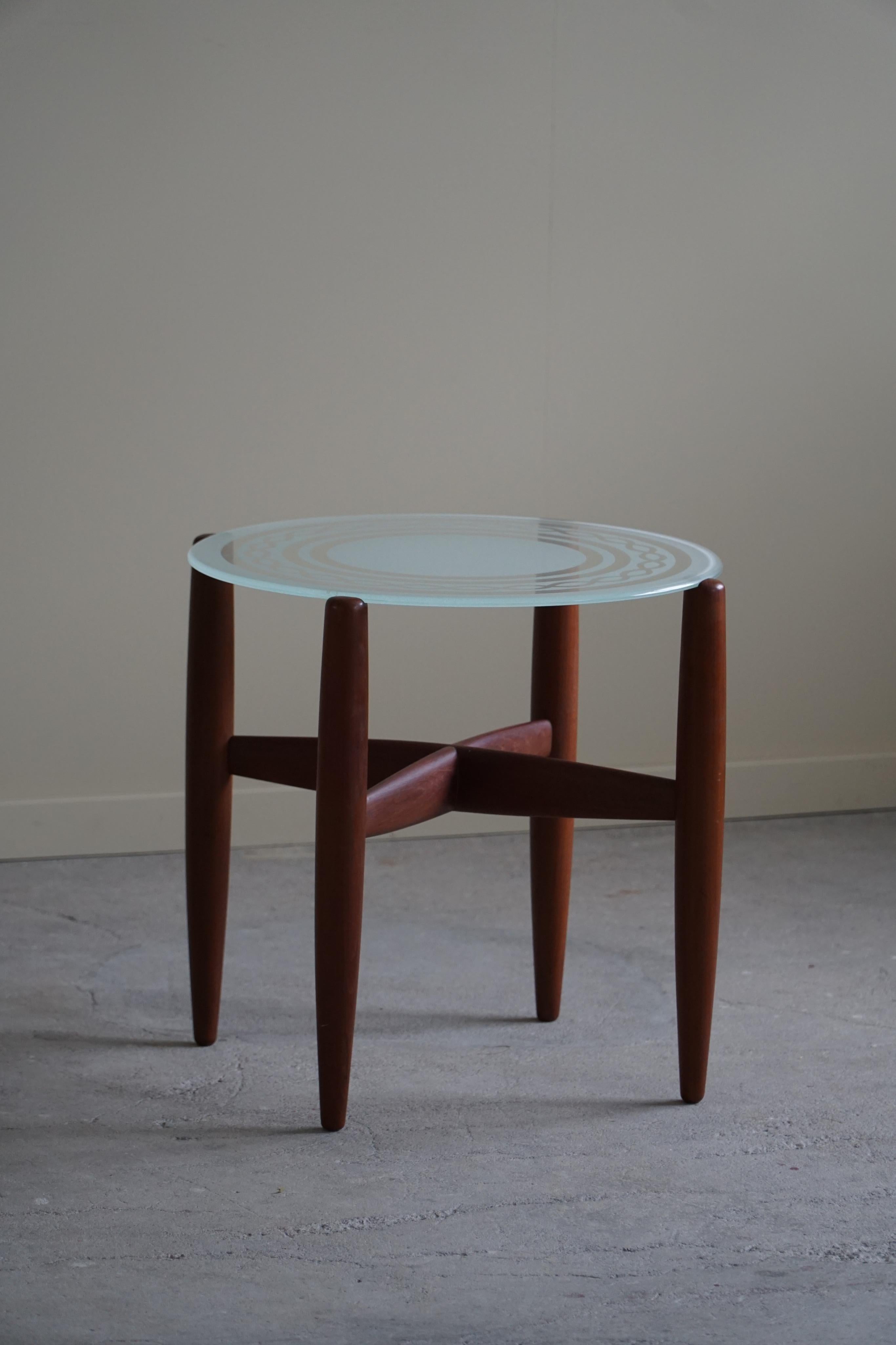 Side Table in Teak & Glass, Danish Mid Century Modern, Made in the 1960s For Sale 5