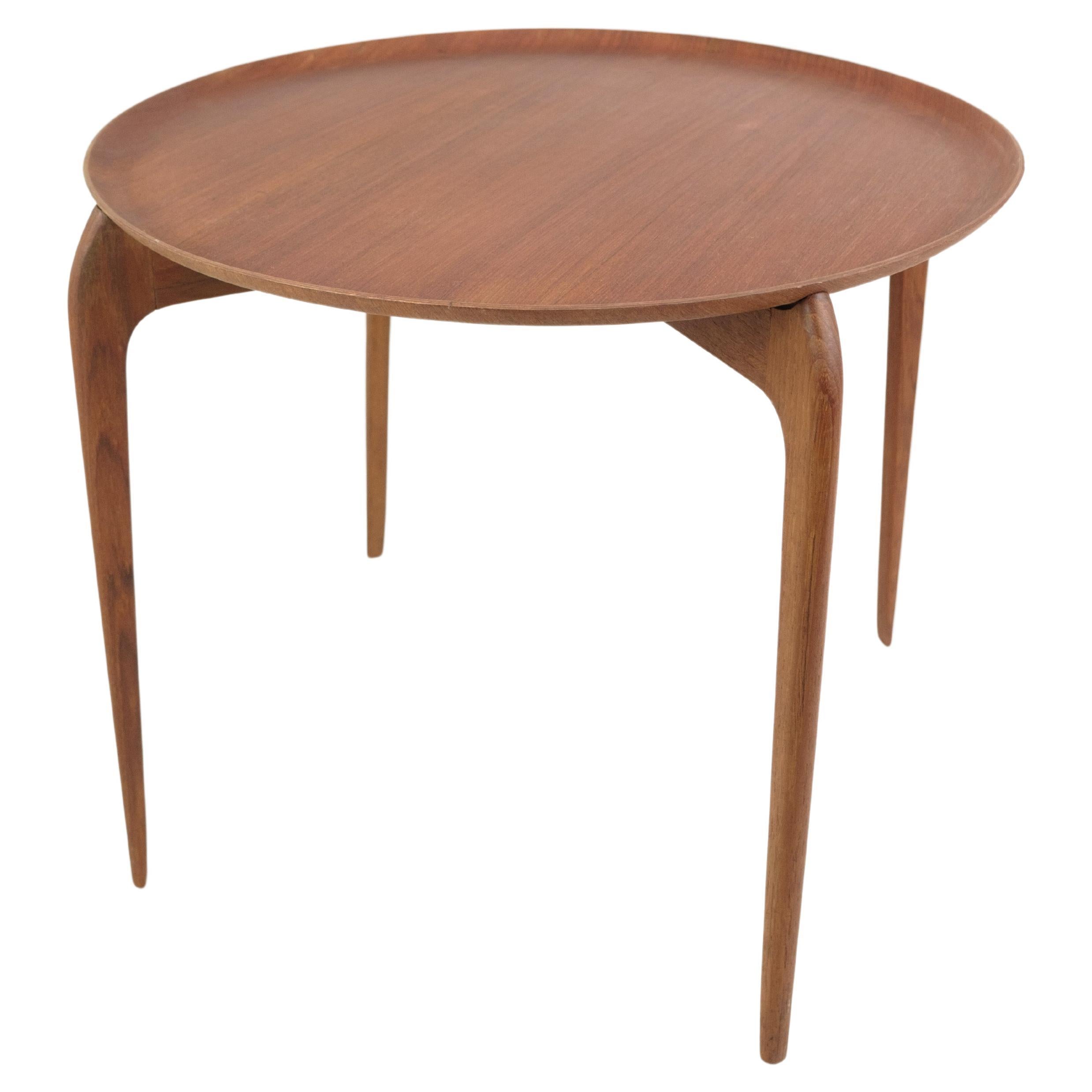 Side table In teak, Svend Willumsen & H Engholm, By Fritz Hansen From 1950s For Sale