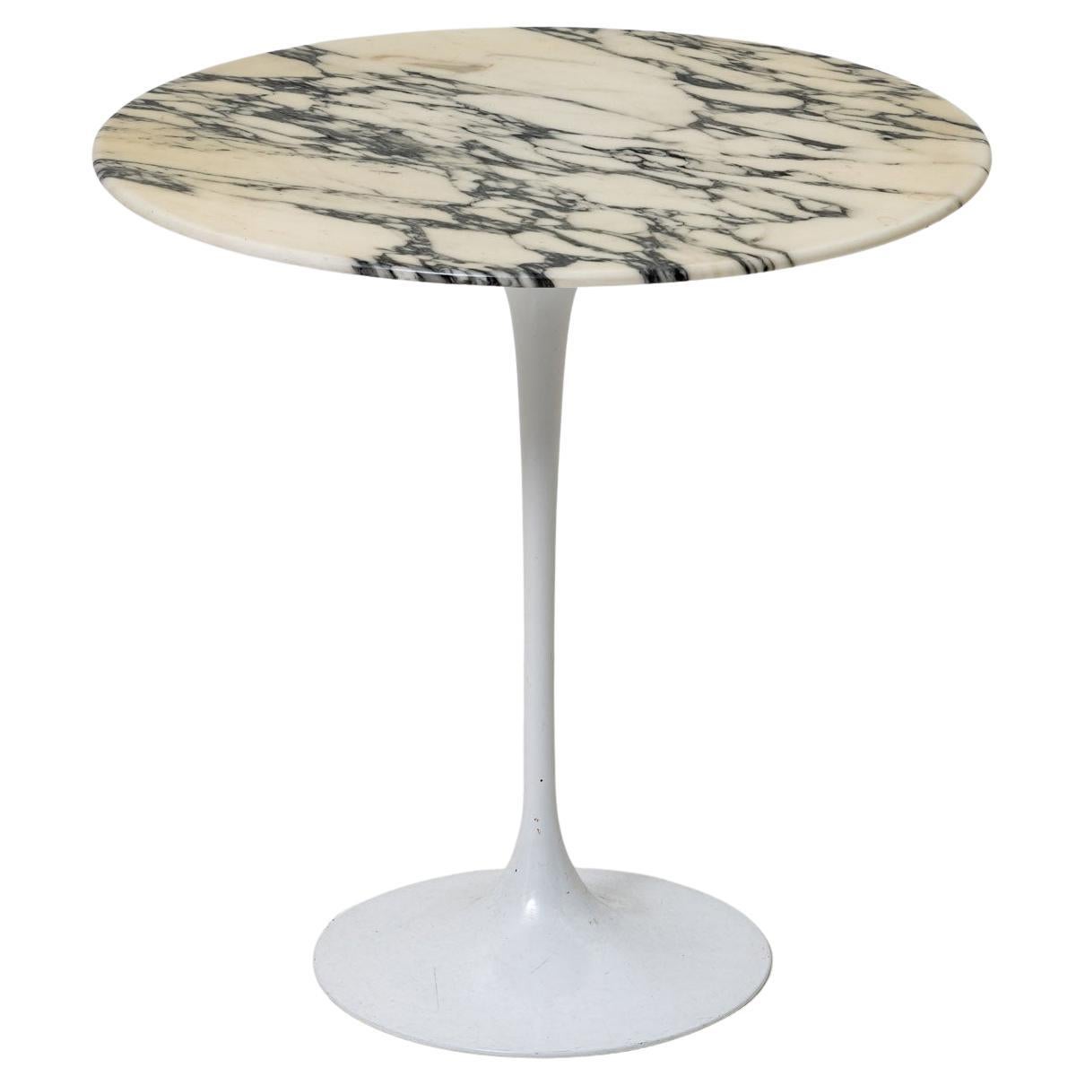 Side Table in the Style of Eero Saarinen's Tulip Table for Knoll, 20th Century For Sale