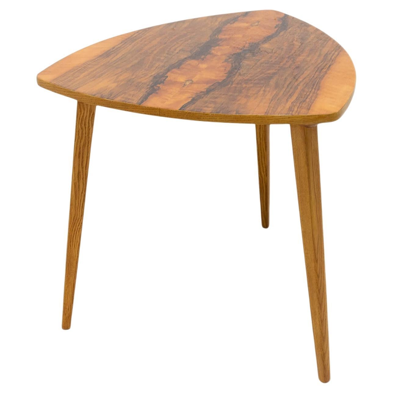 Table d'appoint en noyer, années 1970, Tchécoslovaquie en vente