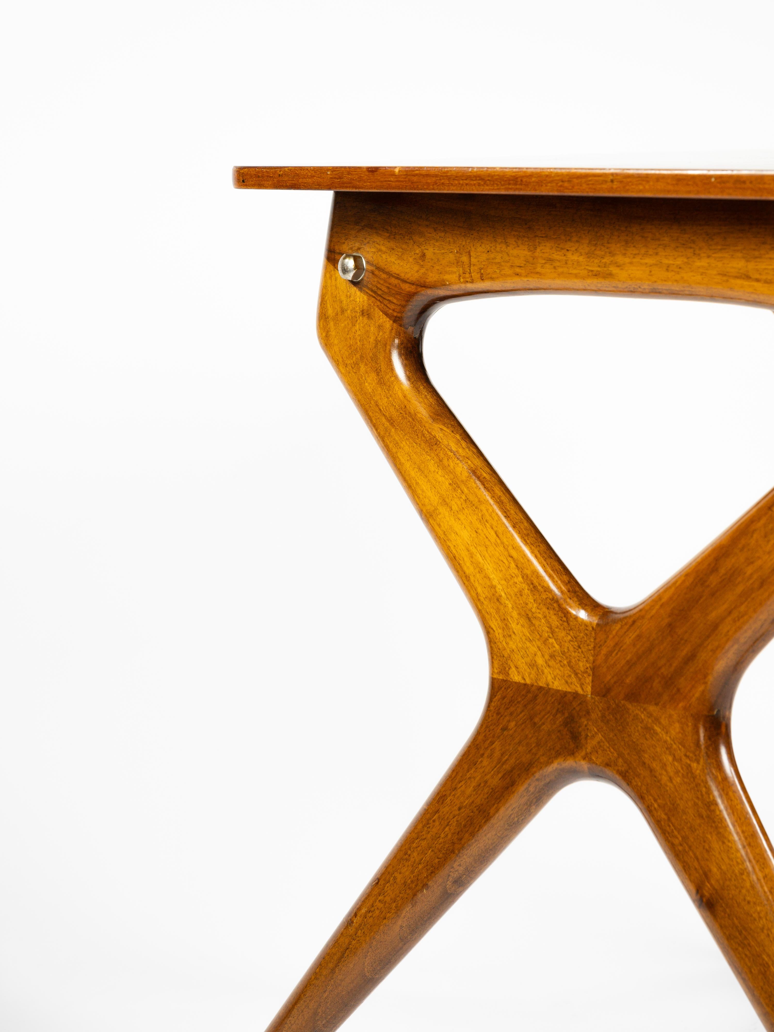 Mid-Century Modern Table d'appoint Ico Parisi par De Baggis  en vente