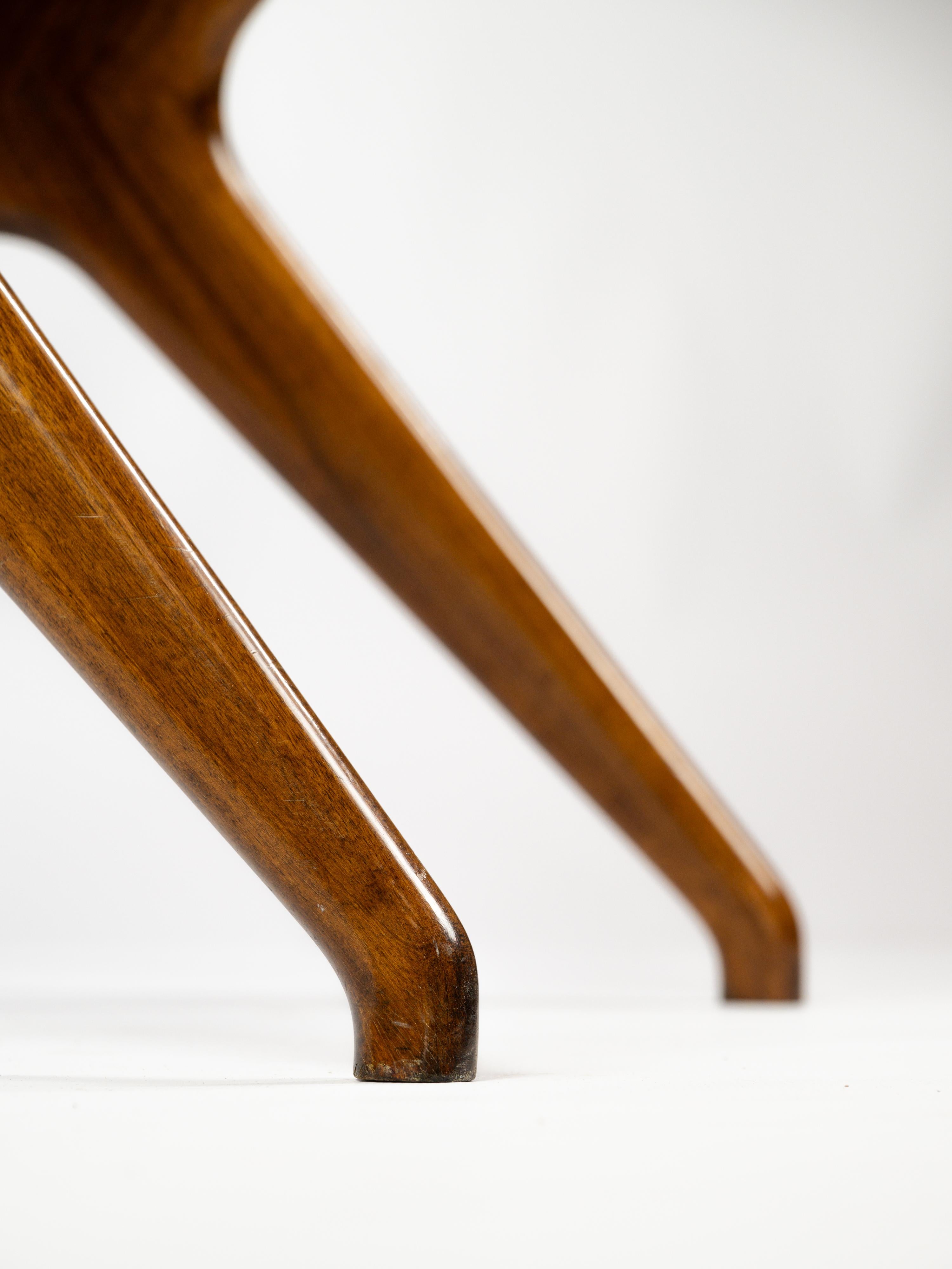 Side table in walnut design Ico Parisi by De Baggis  In Fair Condition For Sale In Monaco, MC