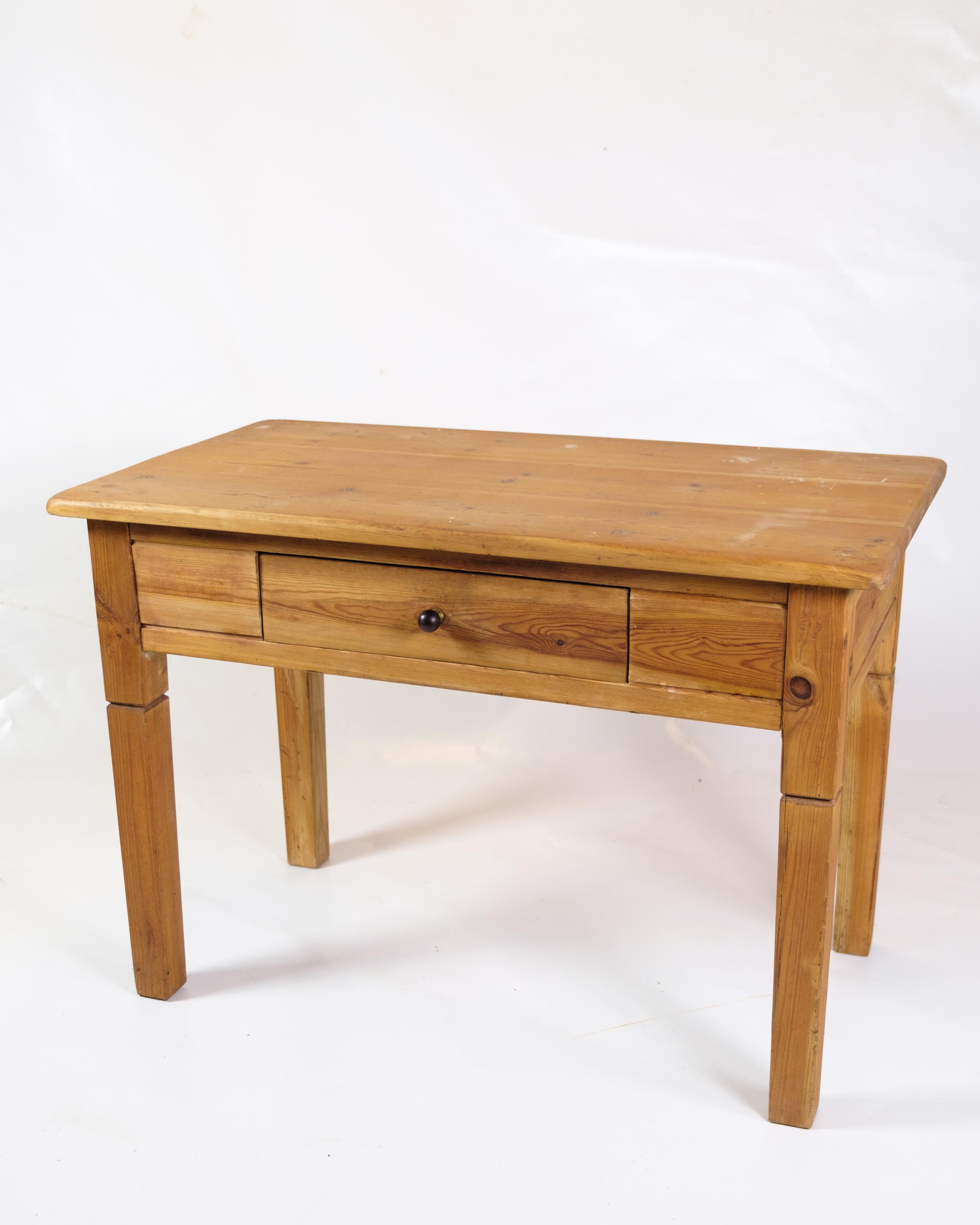 Early 20th Century Side Table Made In Pine Wood From 1920s For Sale
