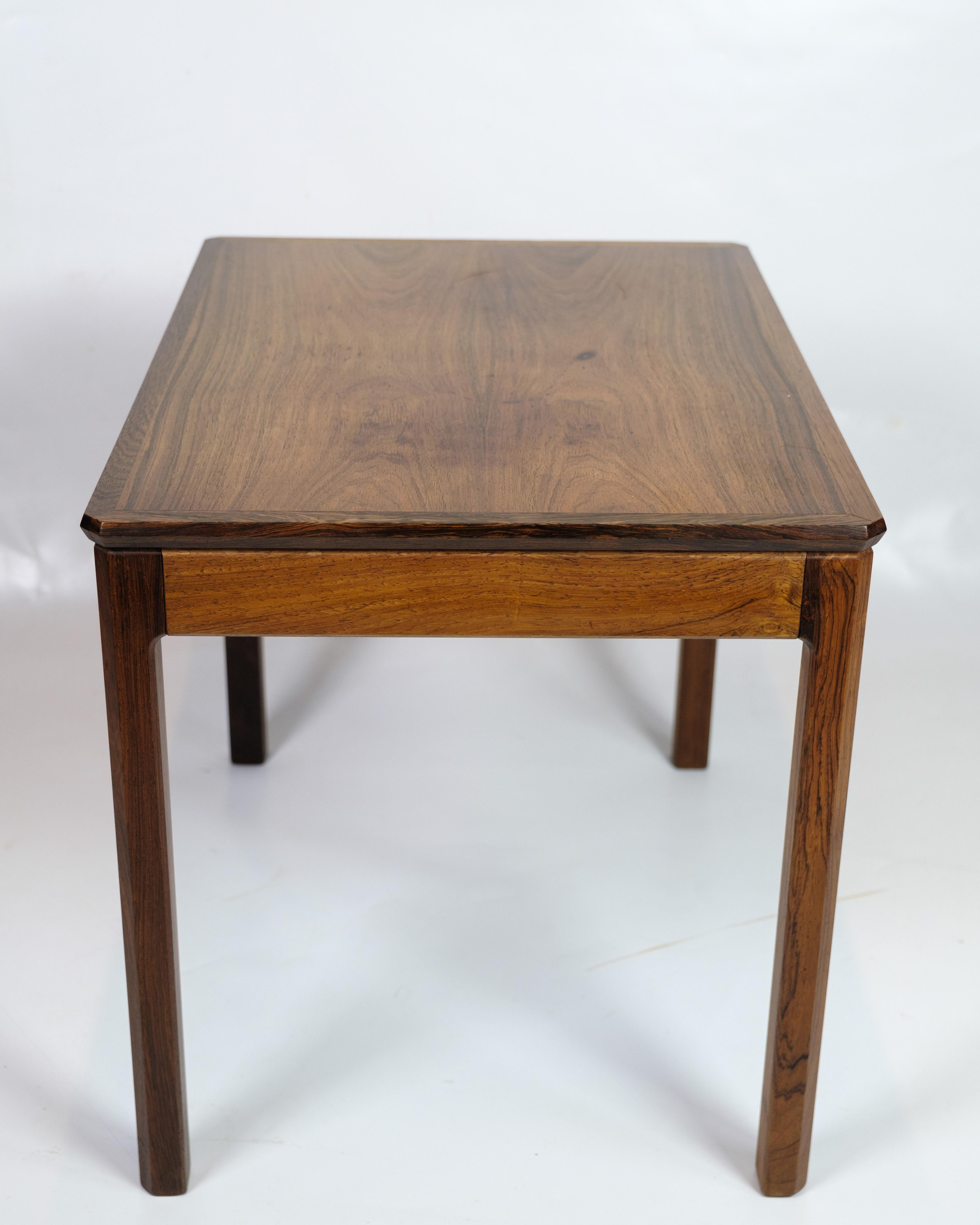 Table d'appoint en bois de rose, design danois des années 1960 en vente 3