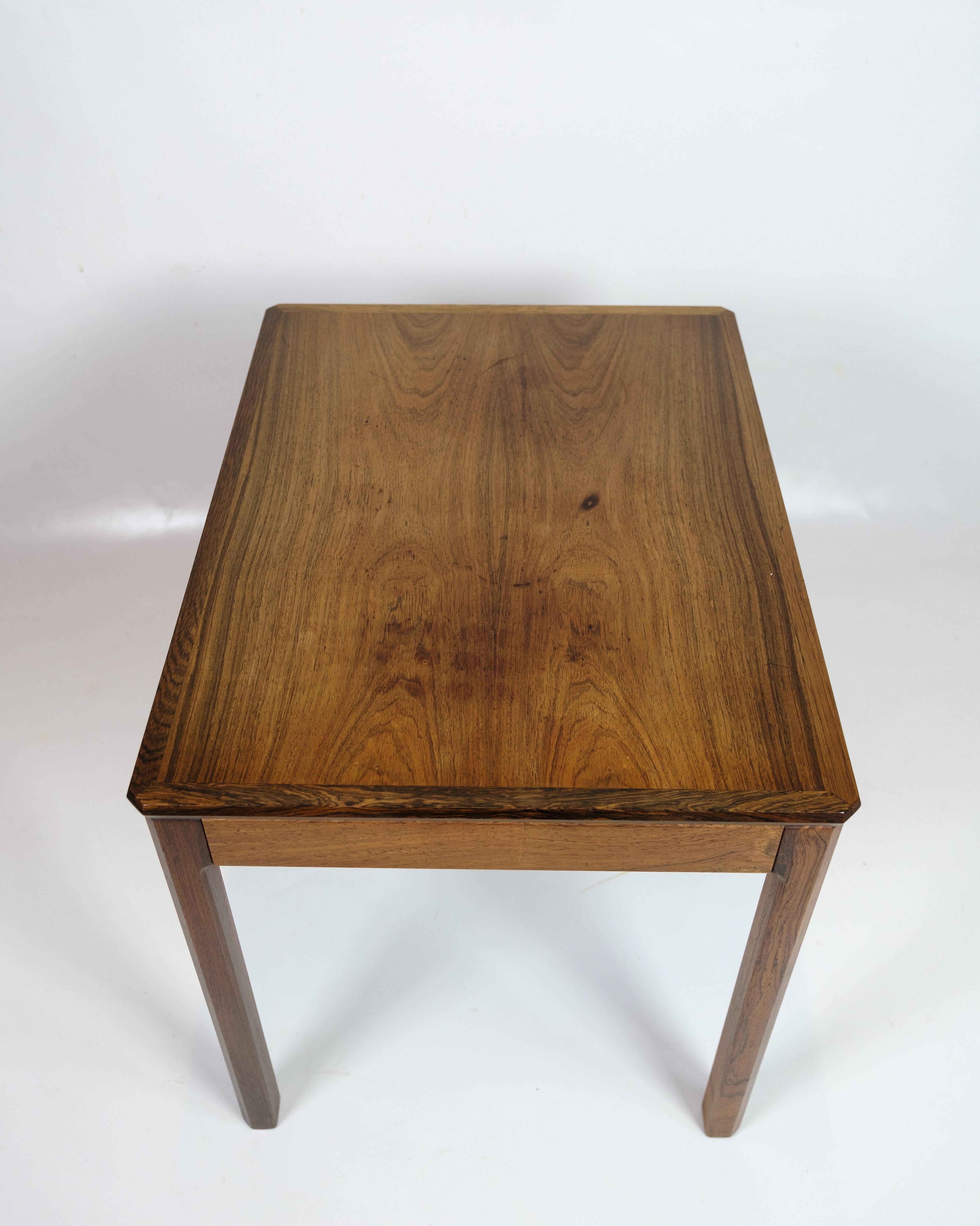 Table d'appoint en bois de rose, design danois des années 1960 en vente 4