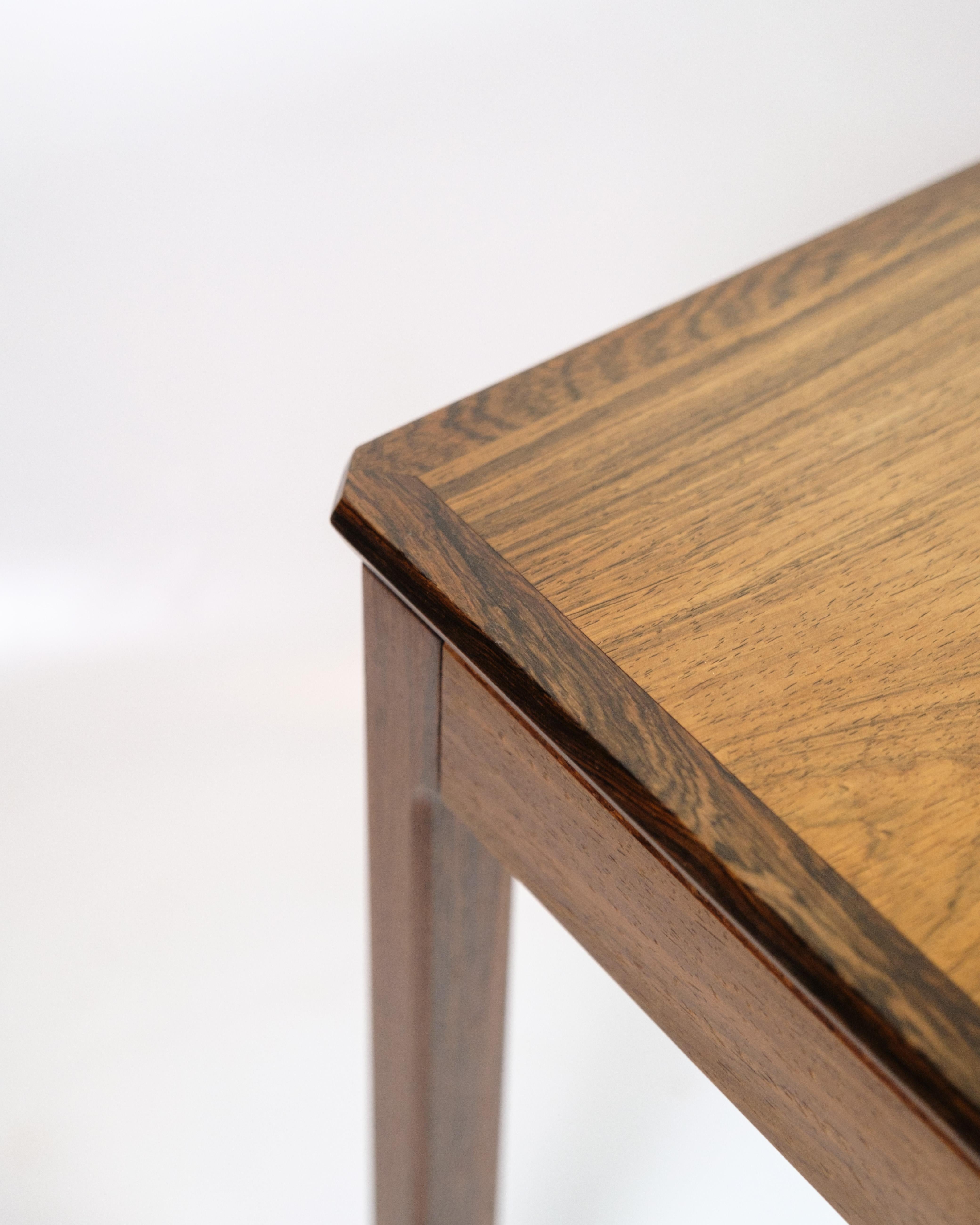 Table d'appoint en bois de rose, design danois des années 1960 en vente 1