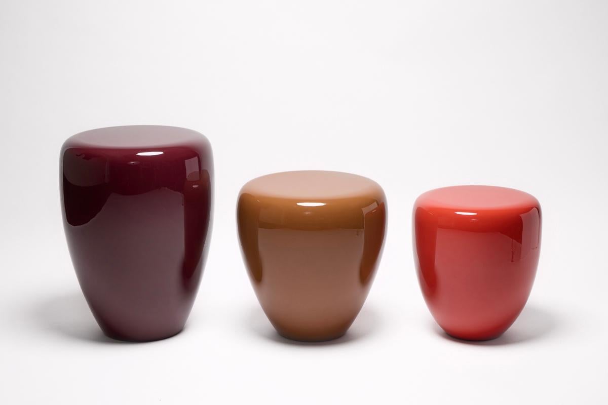 Minimaliste Table d'appoint Milky White DOT M de Reda Amalou Design - Laque brillante en vente