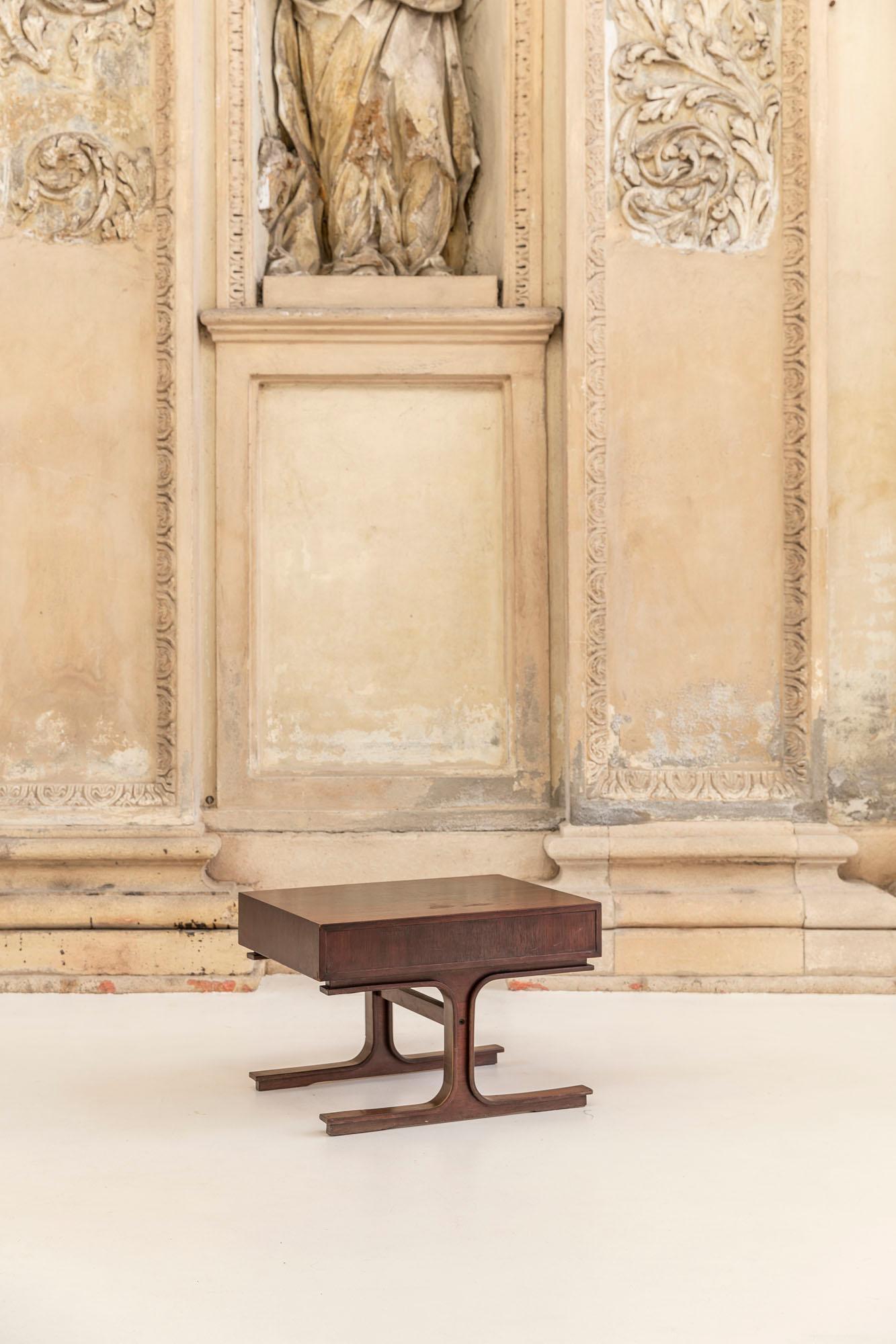 Mid-20th Century Side Table Mod. 554 by Gianfranco Frattini for Bernini