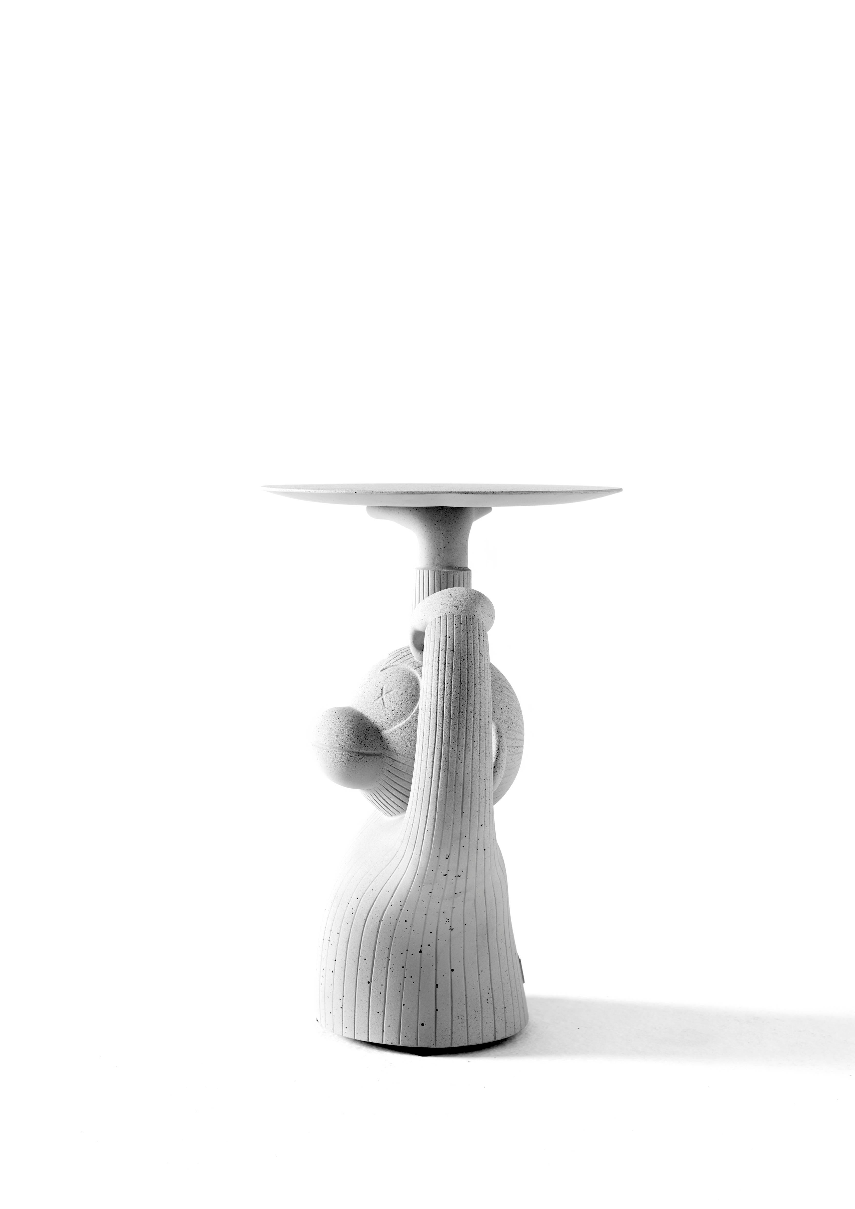 Moderne Table d'appoint singe en béton gris pailleté pour l'extérieur et l'intérieur, par Jaime Hyon en vente