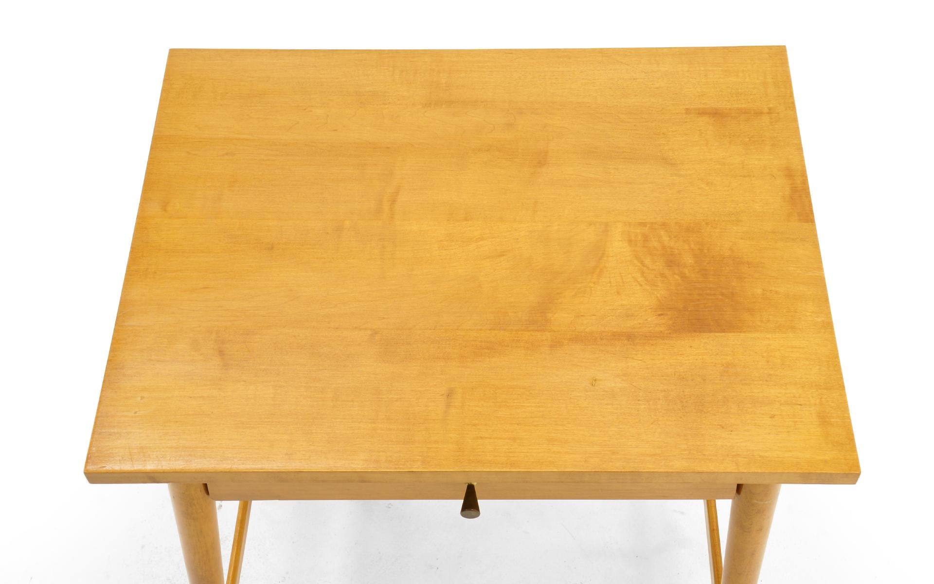 Mid-Century Modern Table d'appoint/table à huit pieds avec tiroir de Paul McCobb pour Calvin en vente