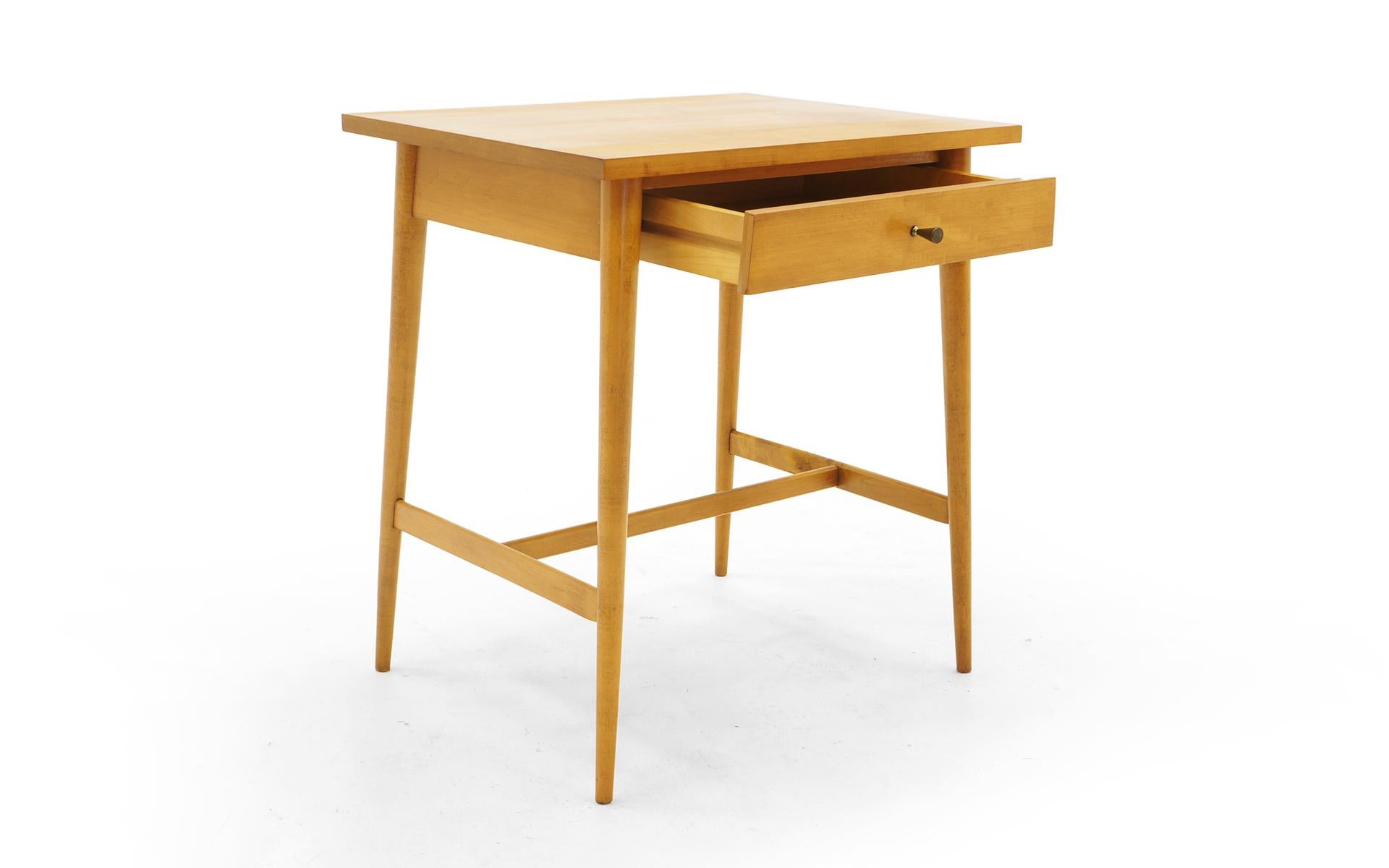 Table d'appoint/table à huit pieds avec tiroir de Paul McCobb pour Calvin Bon état - En vente à Kansas City, MO
