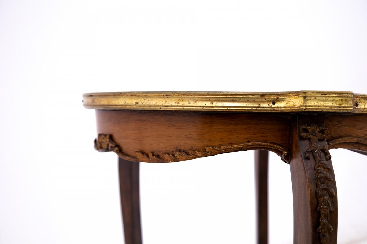 Noyer Table d'appoint, Europe du Nord, XIXe siècle. en vente